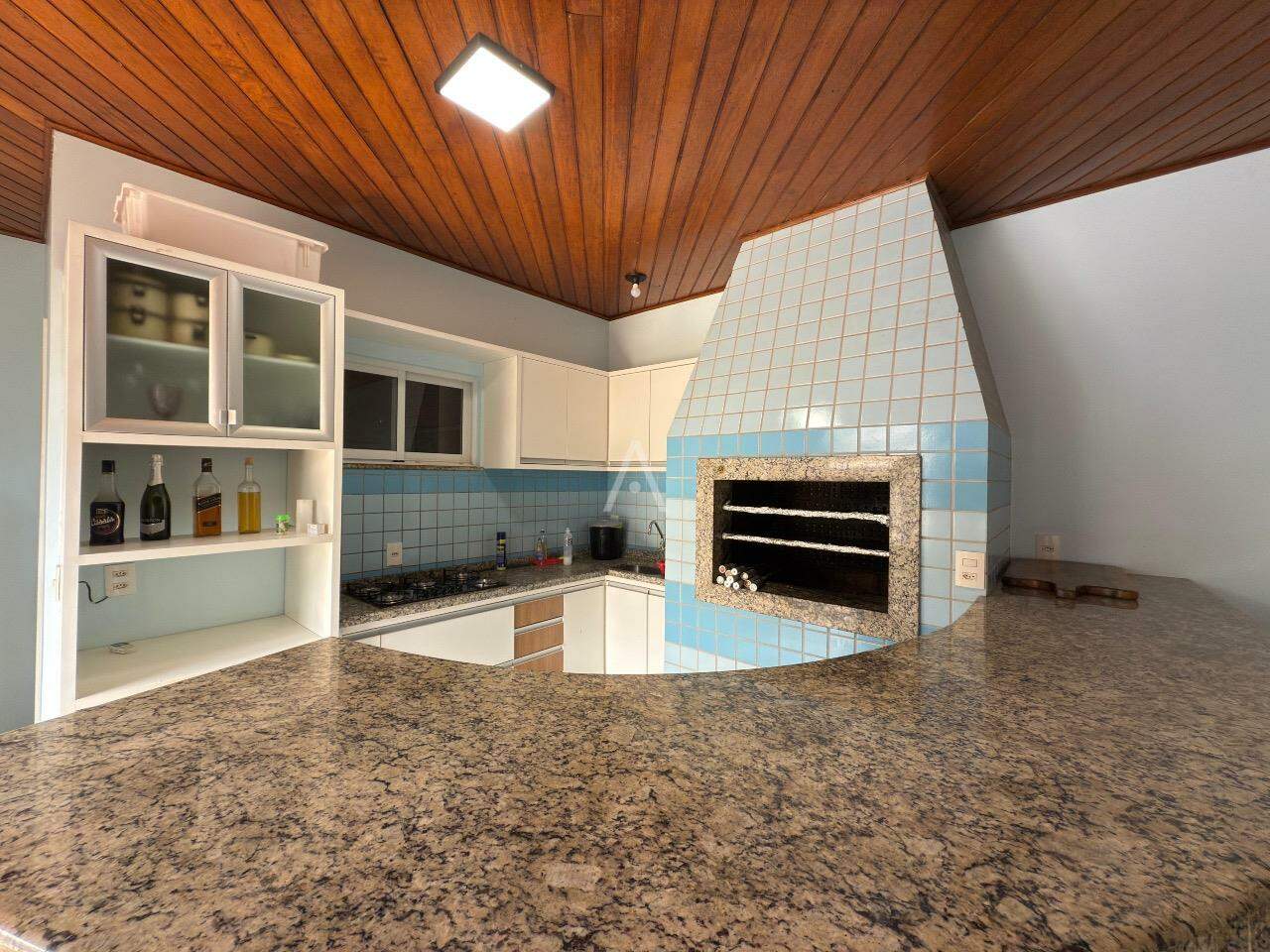 Sobrado para à venda no Bairro RECANTO TROPICAL em CASCAVEL: 