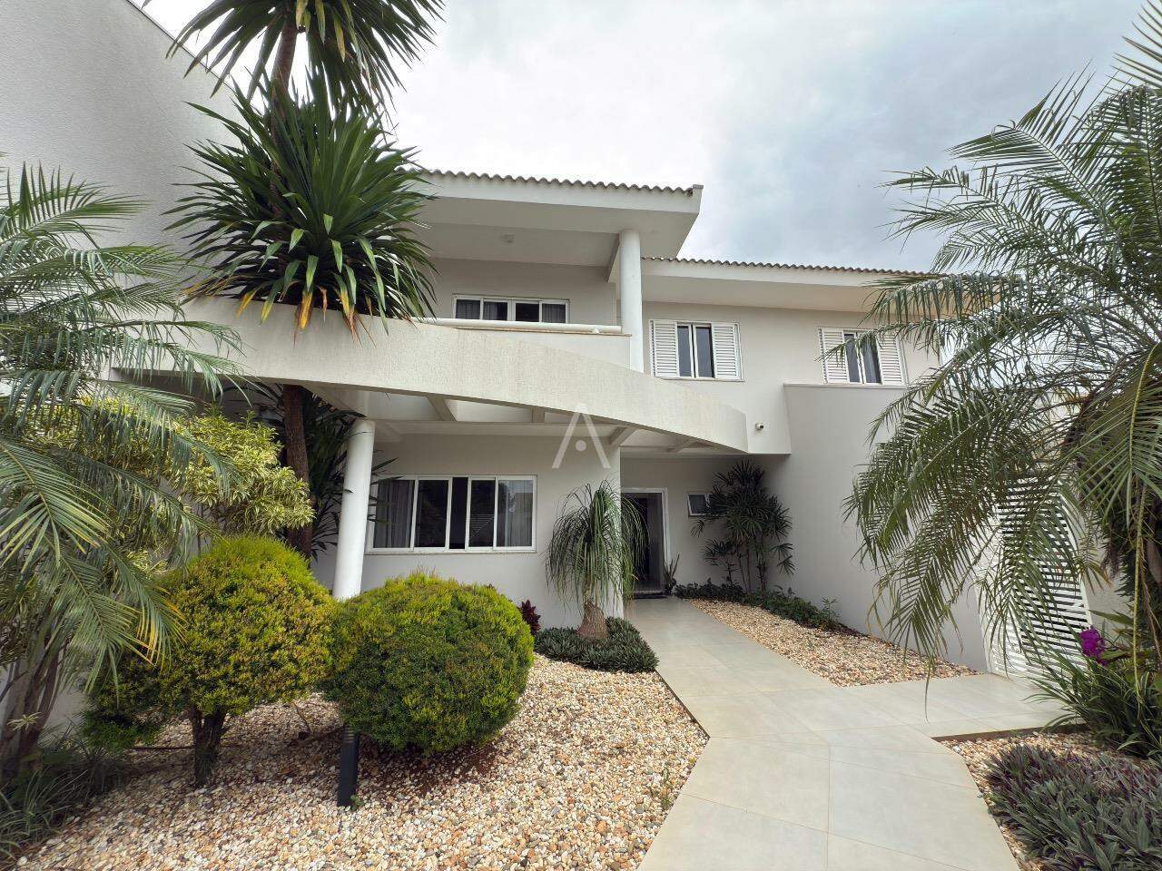 Sobrado para à venda no Bairro RECANTO TROPICAL em CASCAVEL: 