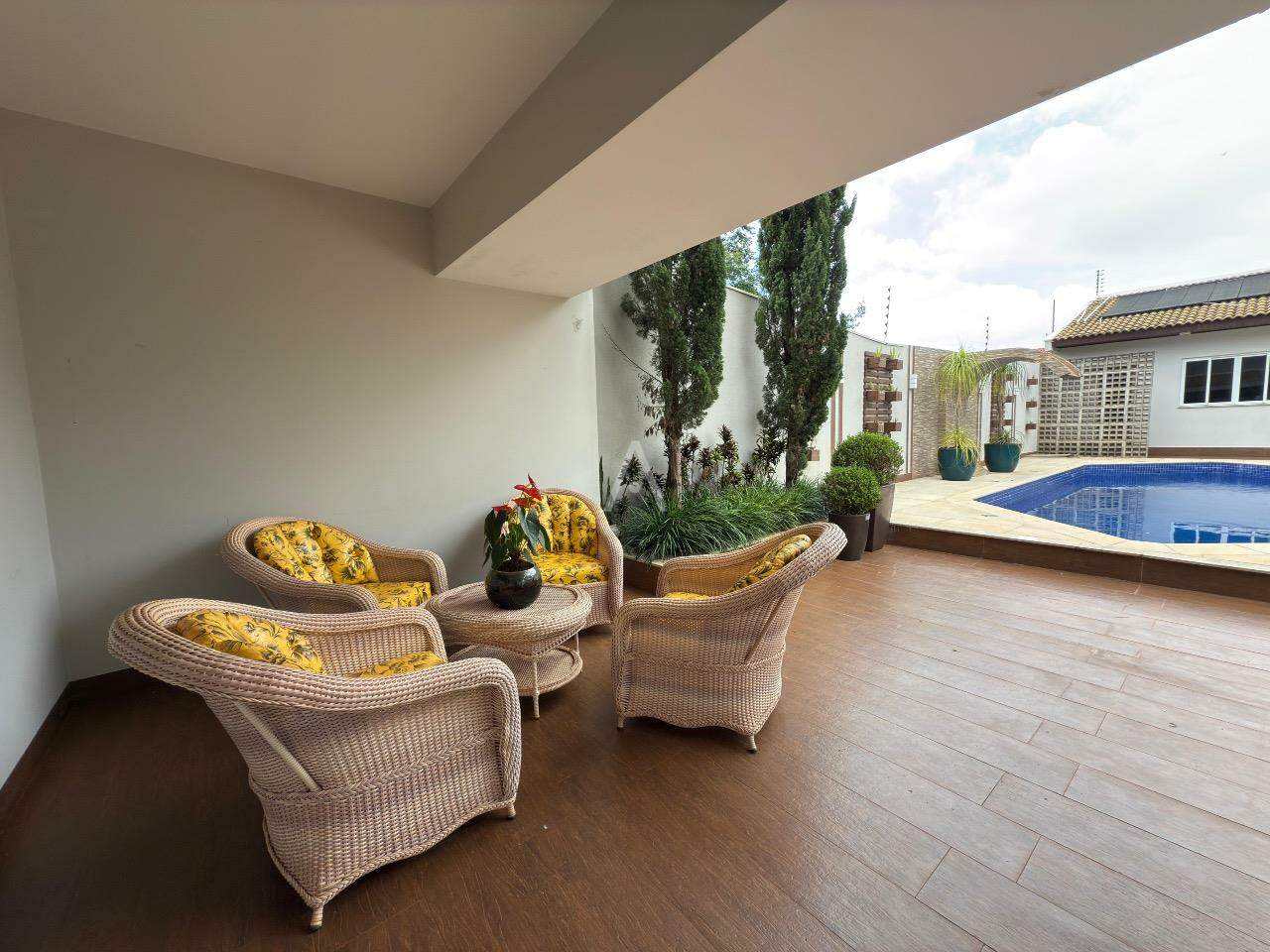 Sobrado para à venda no Bairro RECANTO TROPICAL em CASCAVEL: 