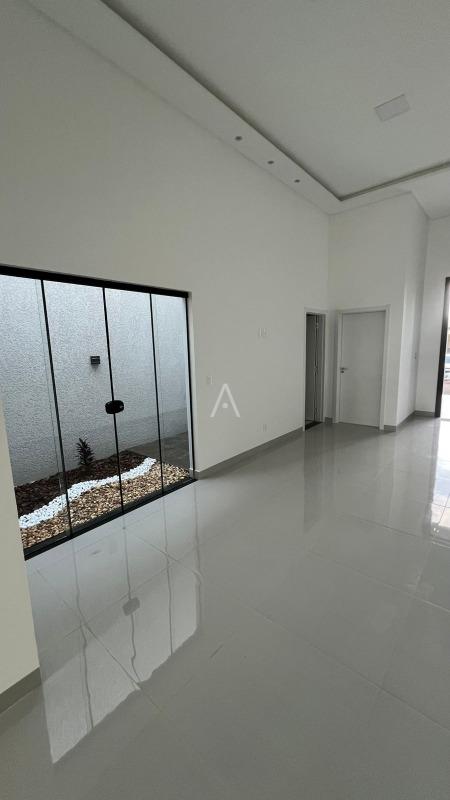 Casa Residencial para à venda no Bairro SANTA CRUZ em CASCAVEL: 