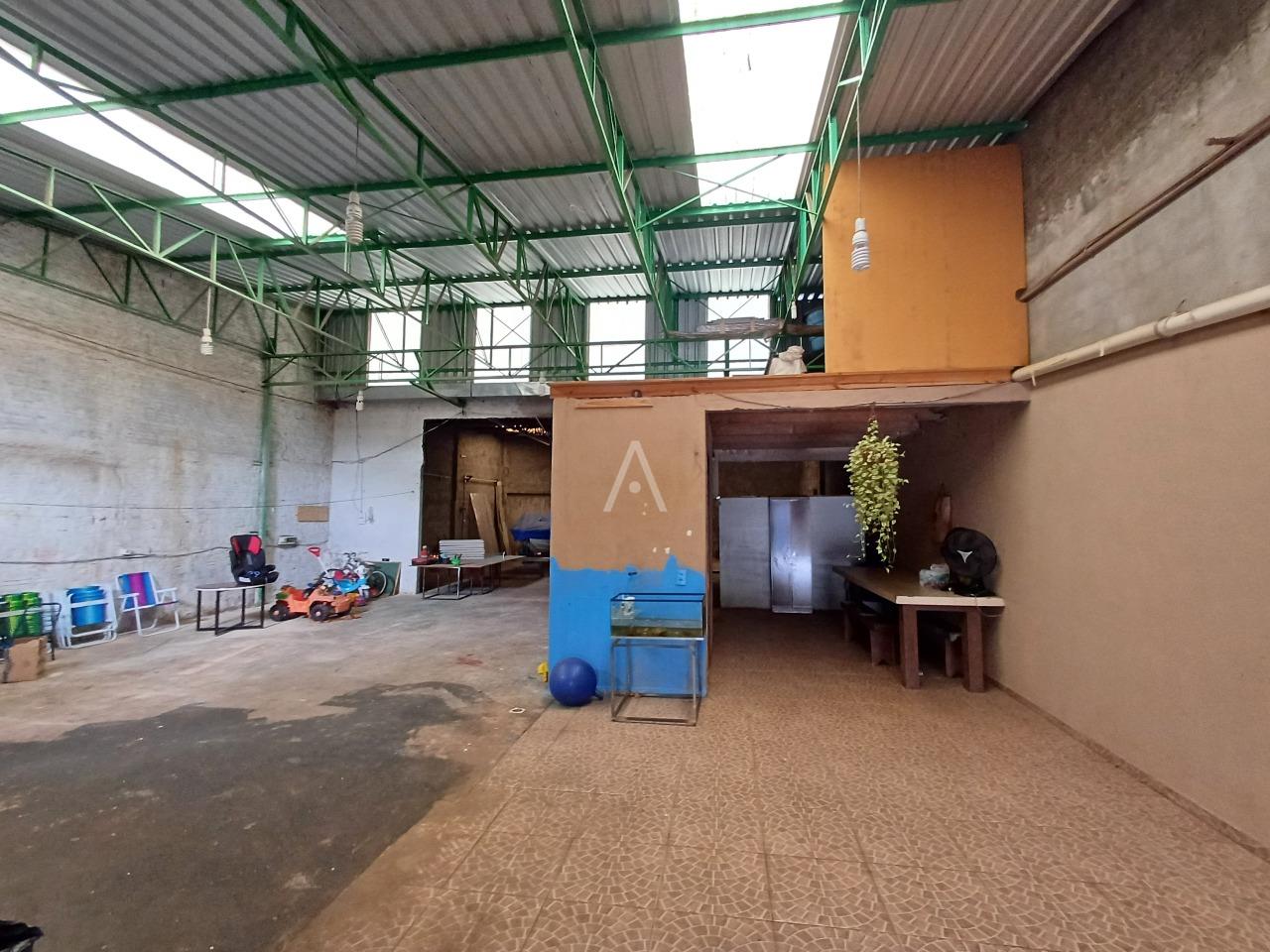 Casa Residencial para à venda no Bairro SANTA FELICIDADE em CASCAVEL: