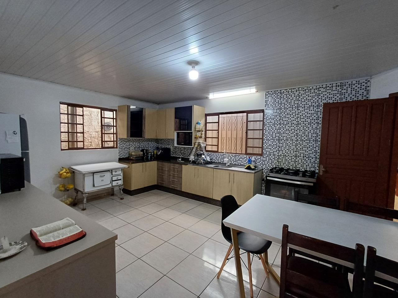 Casa Residencial para à venda no Bairro SANTA FELICIDADE em CASCAVEL: