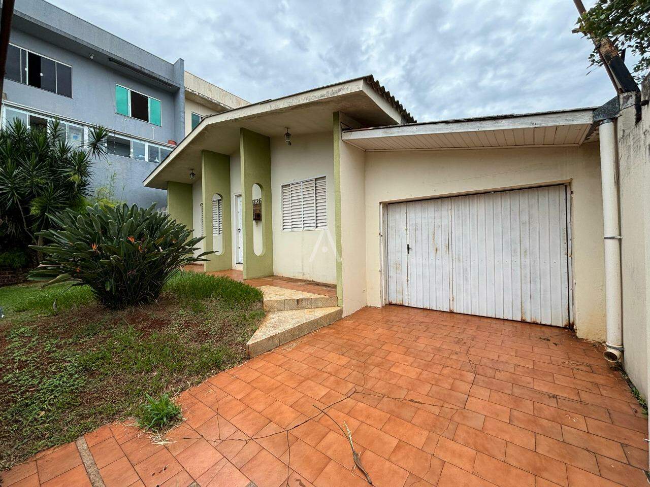 Casa Residencial para à venda no Bairro NEVA em CASCAVEL: 