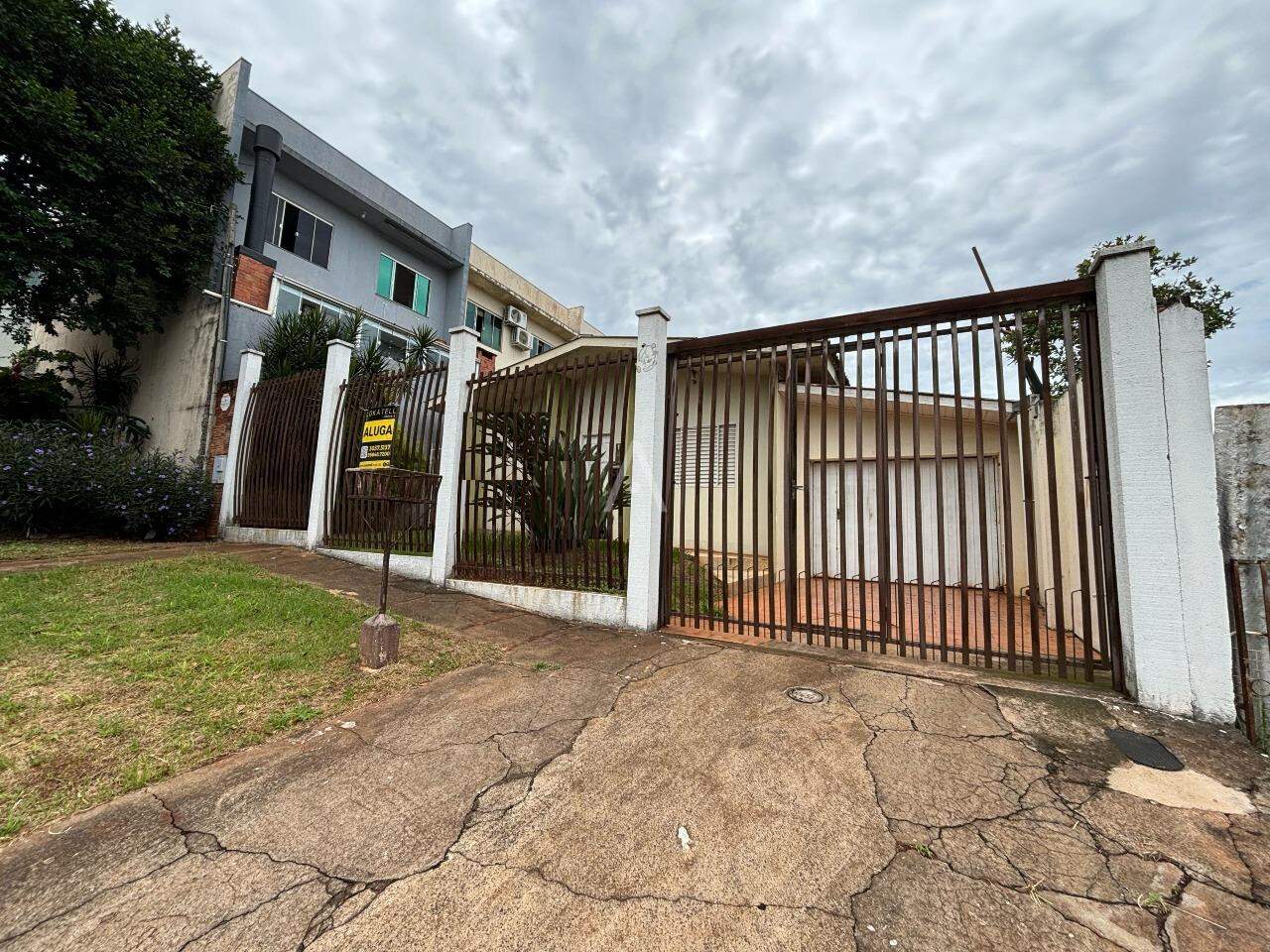 Casa Residencial para à venda no Bairro NEVA em CASCAVEL: 
