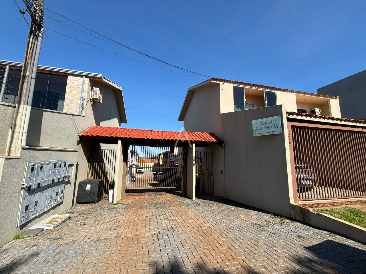 Sobrado para para aluguel no Bairro CANADA em CASCAVEL: 