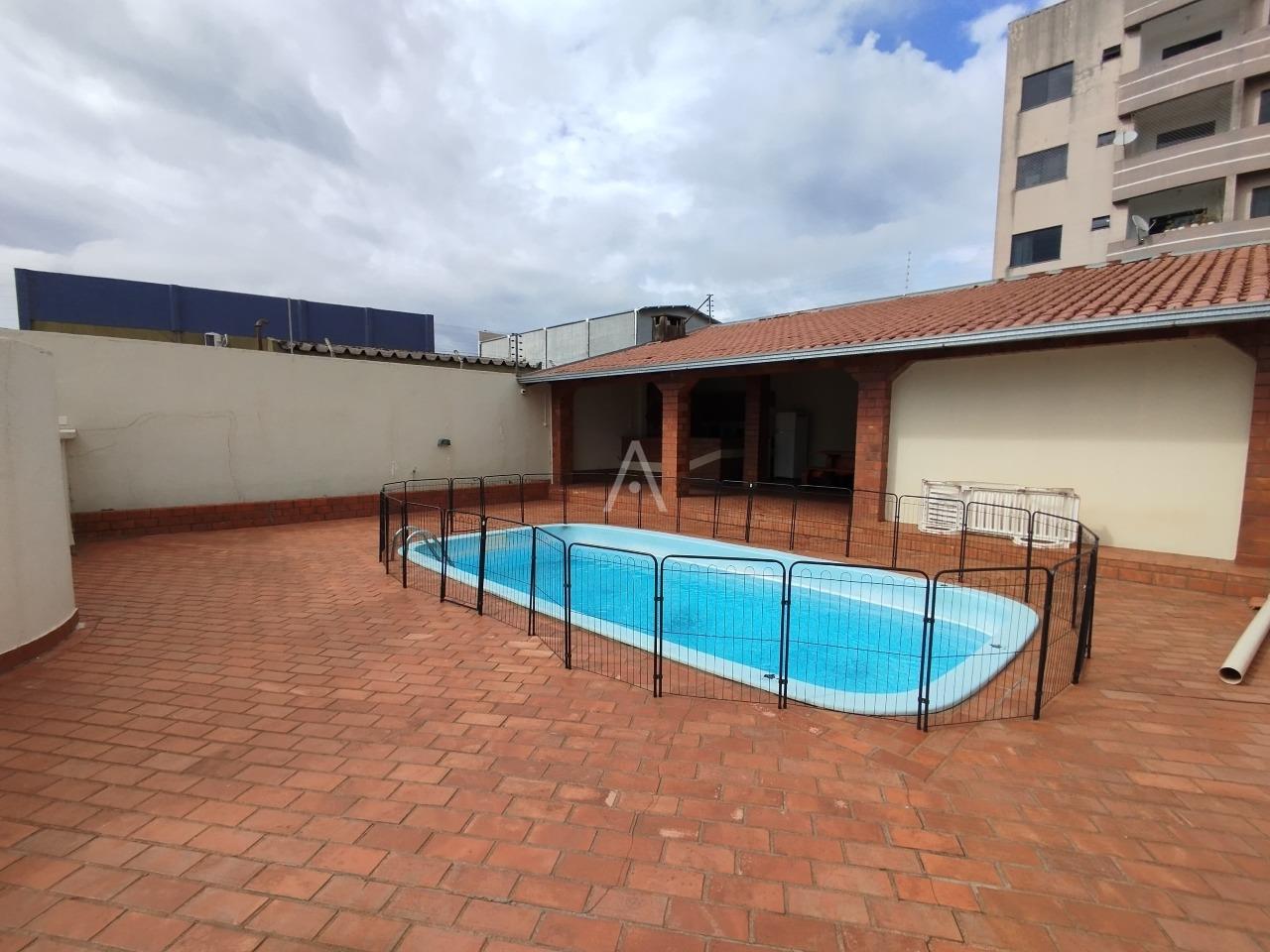 Sobrado para à venda no Bairro SAO CRISTOVAO em CASCAVEL: PISCINA