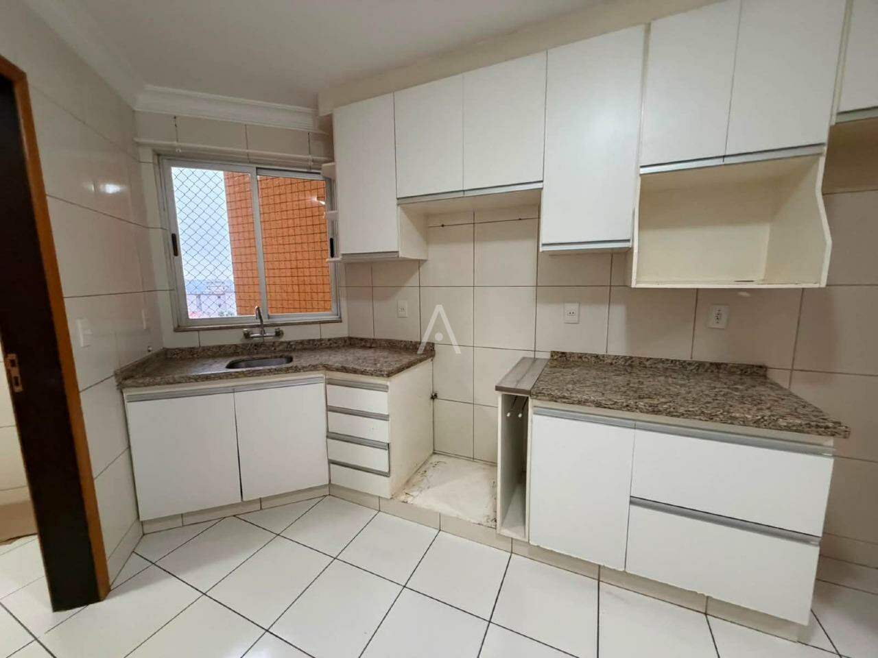 Apartamento para para aluguel no Bairro CENTRO em CASCAVEL: