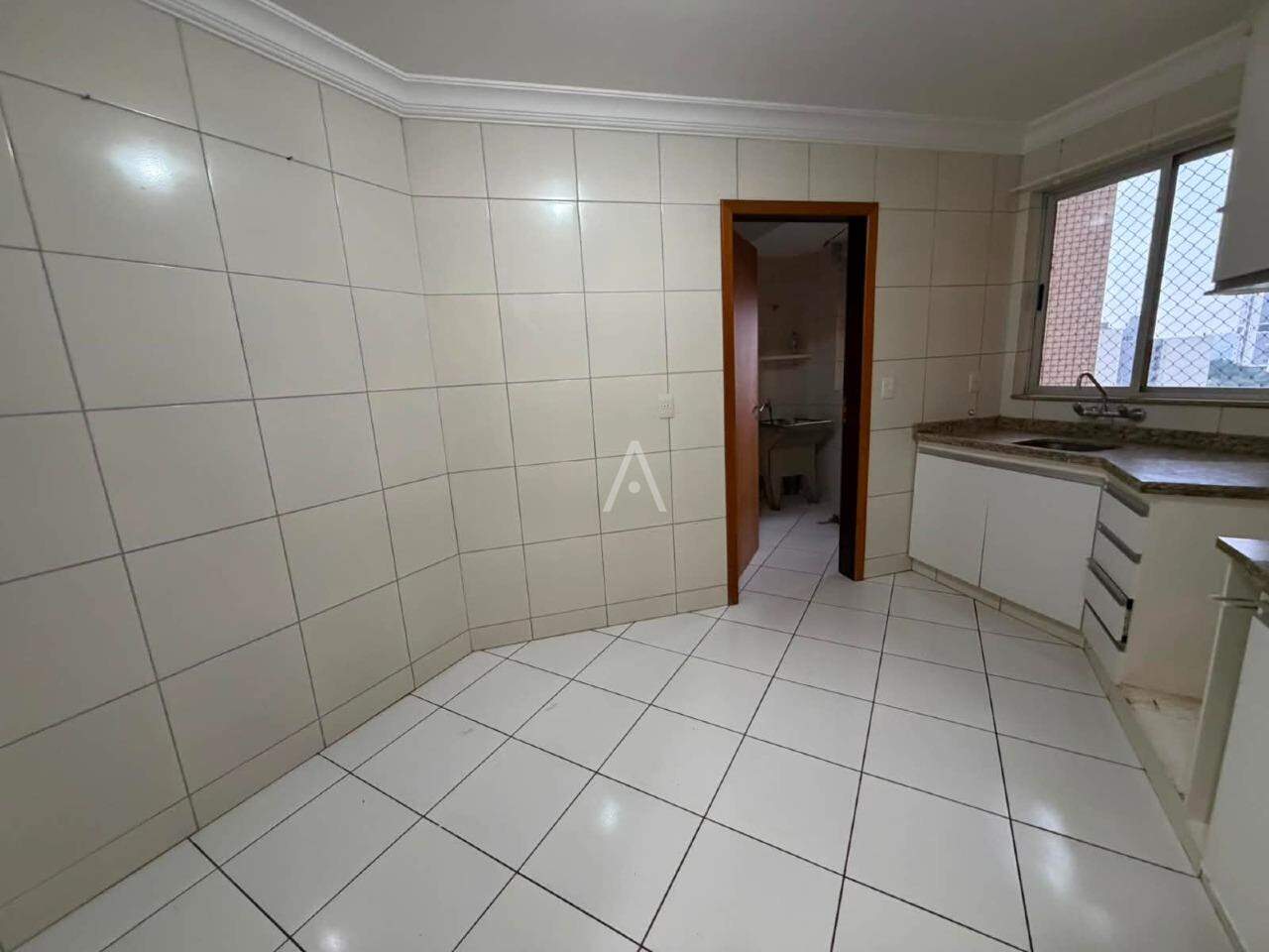 Apartamento para para aluguel no Bairro CENTRO em CASCAVEL: 