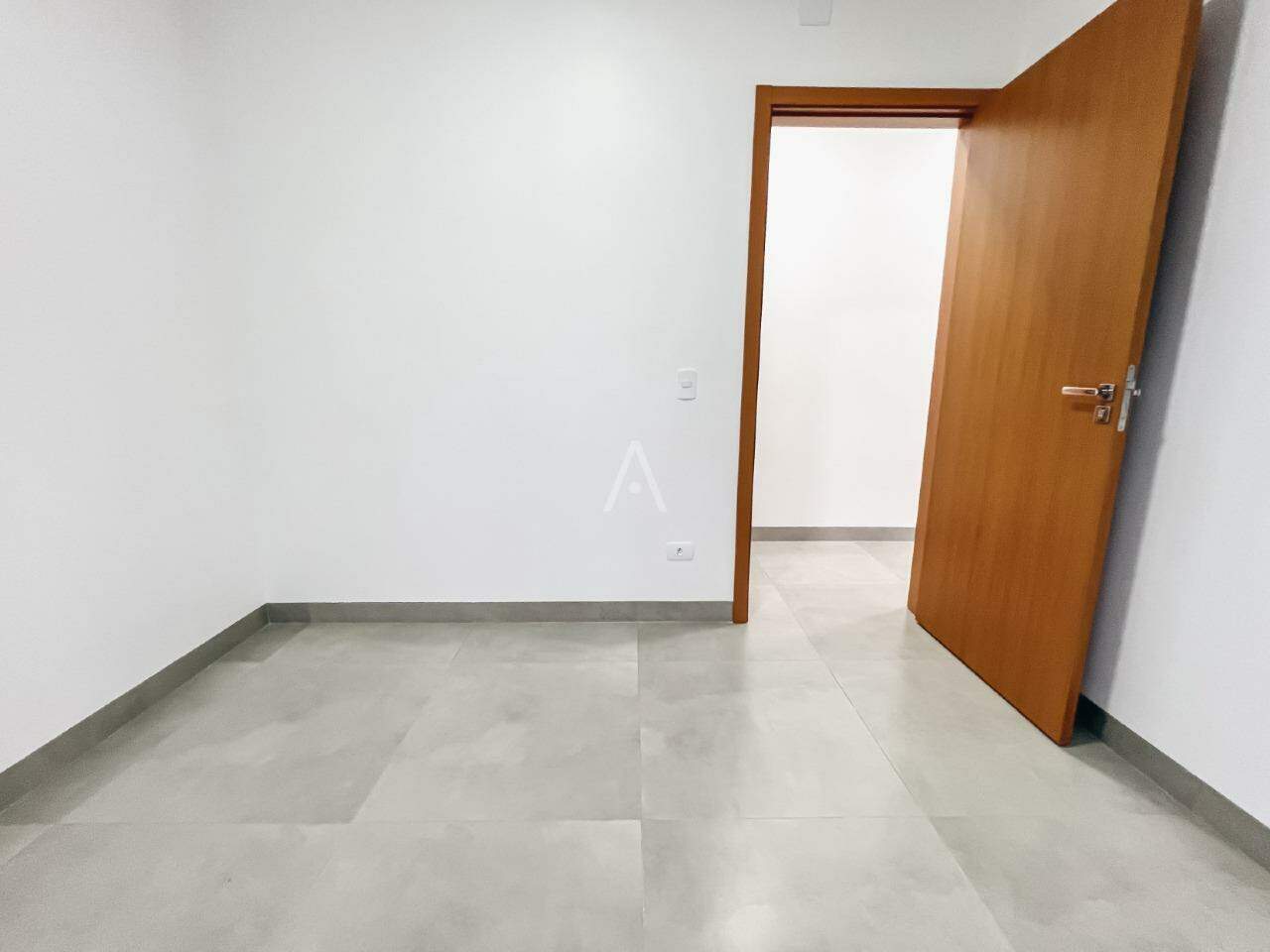 Casa Residencial para à venda no Bairro SANTA CRUZ em CASCAVEL: 