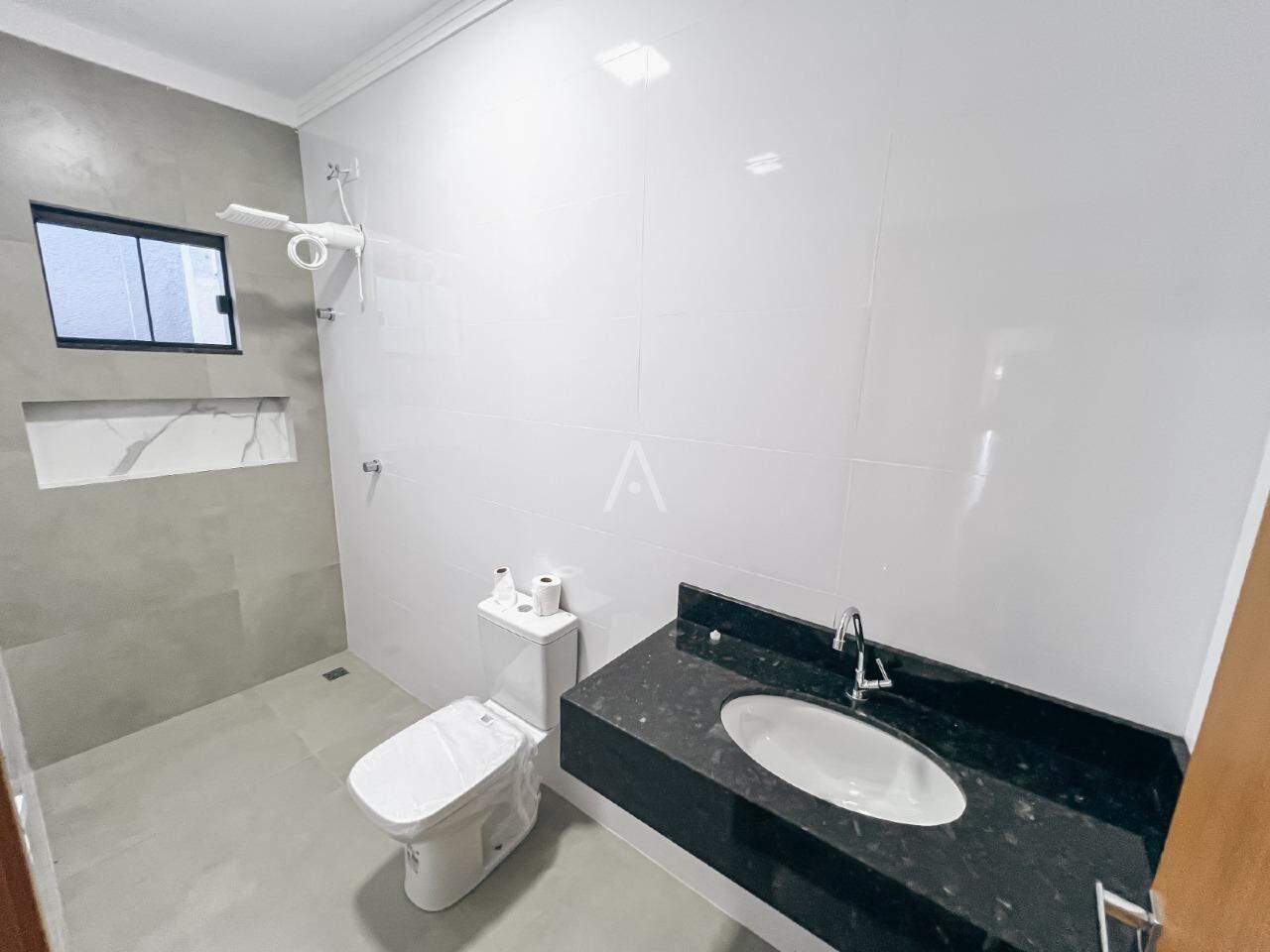 Casa Residencial para à venda no Bairro SANTA CRUZ em CASCAVEL: 