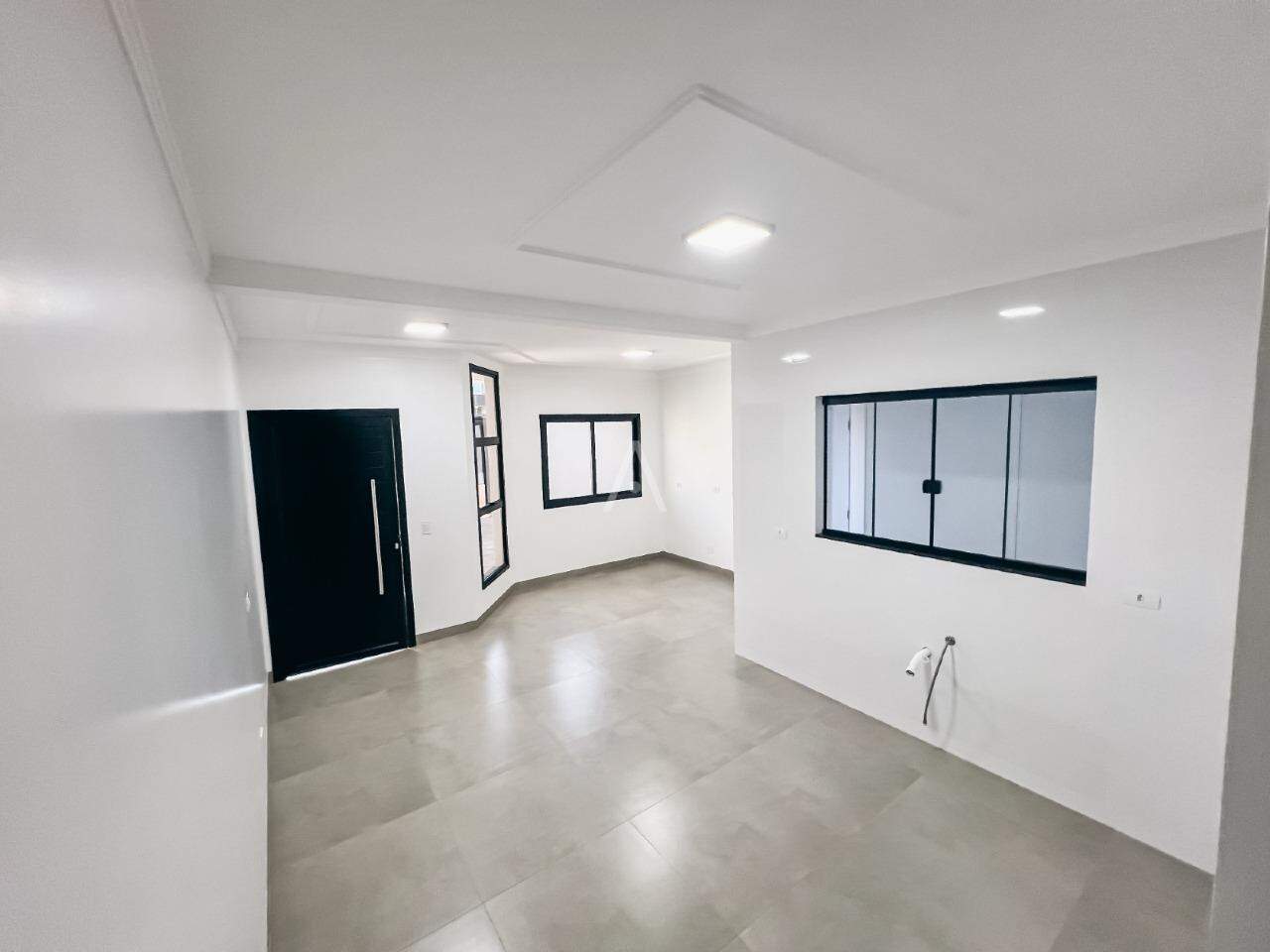 Casa Residencial para à venda no Bairro SANTA CRUZ em CASCAVEL: 