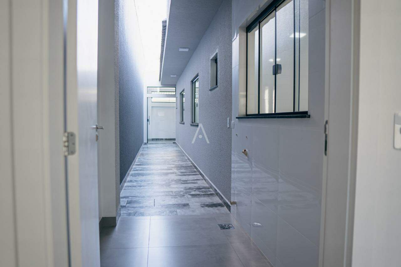 Casa Residencial para à venda no Bairro SANTA CRUZ em CASCAVEL: 