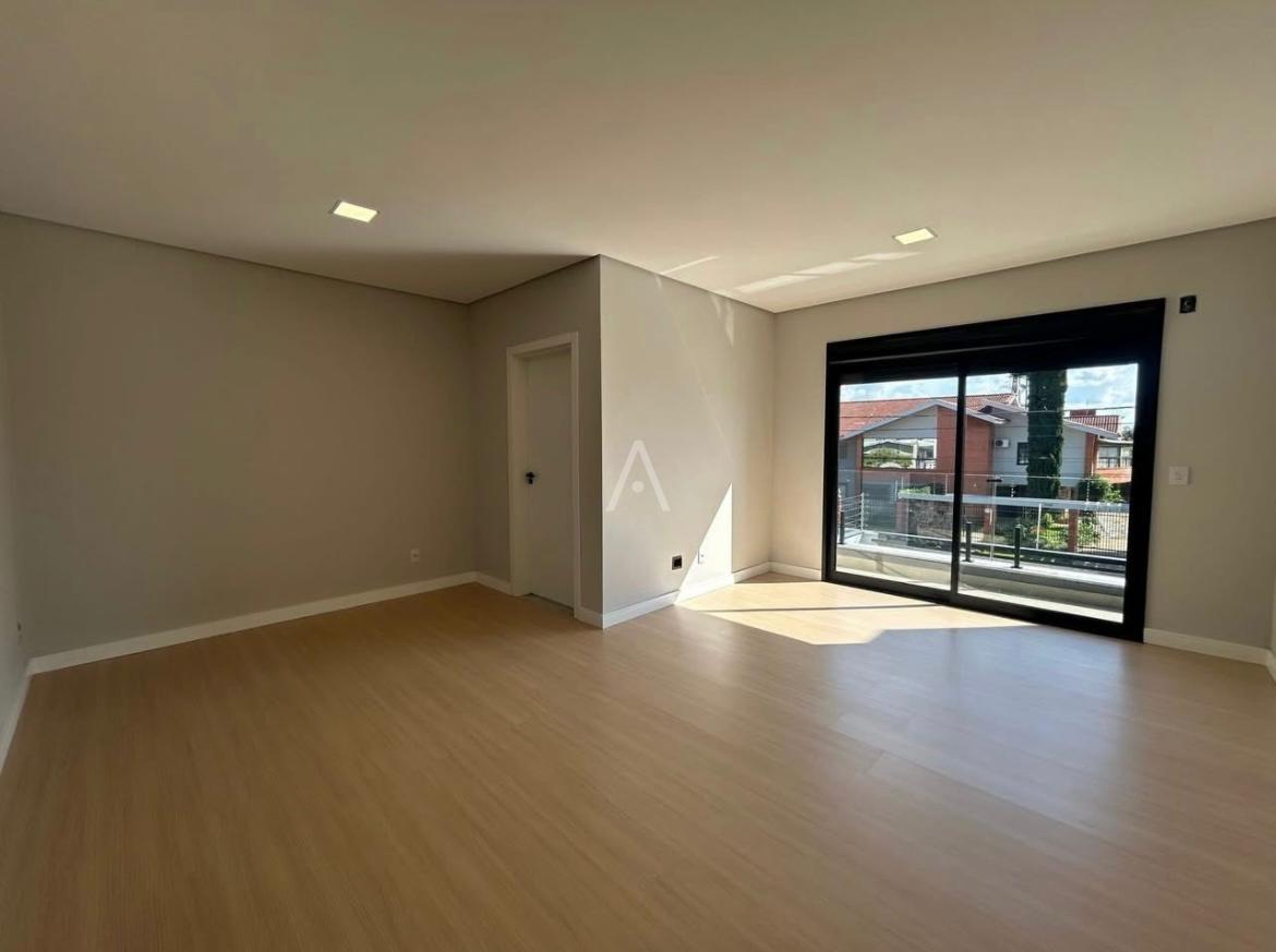 Sobrado para à venda no Bairro COUNTRY em CASCAVEL: 