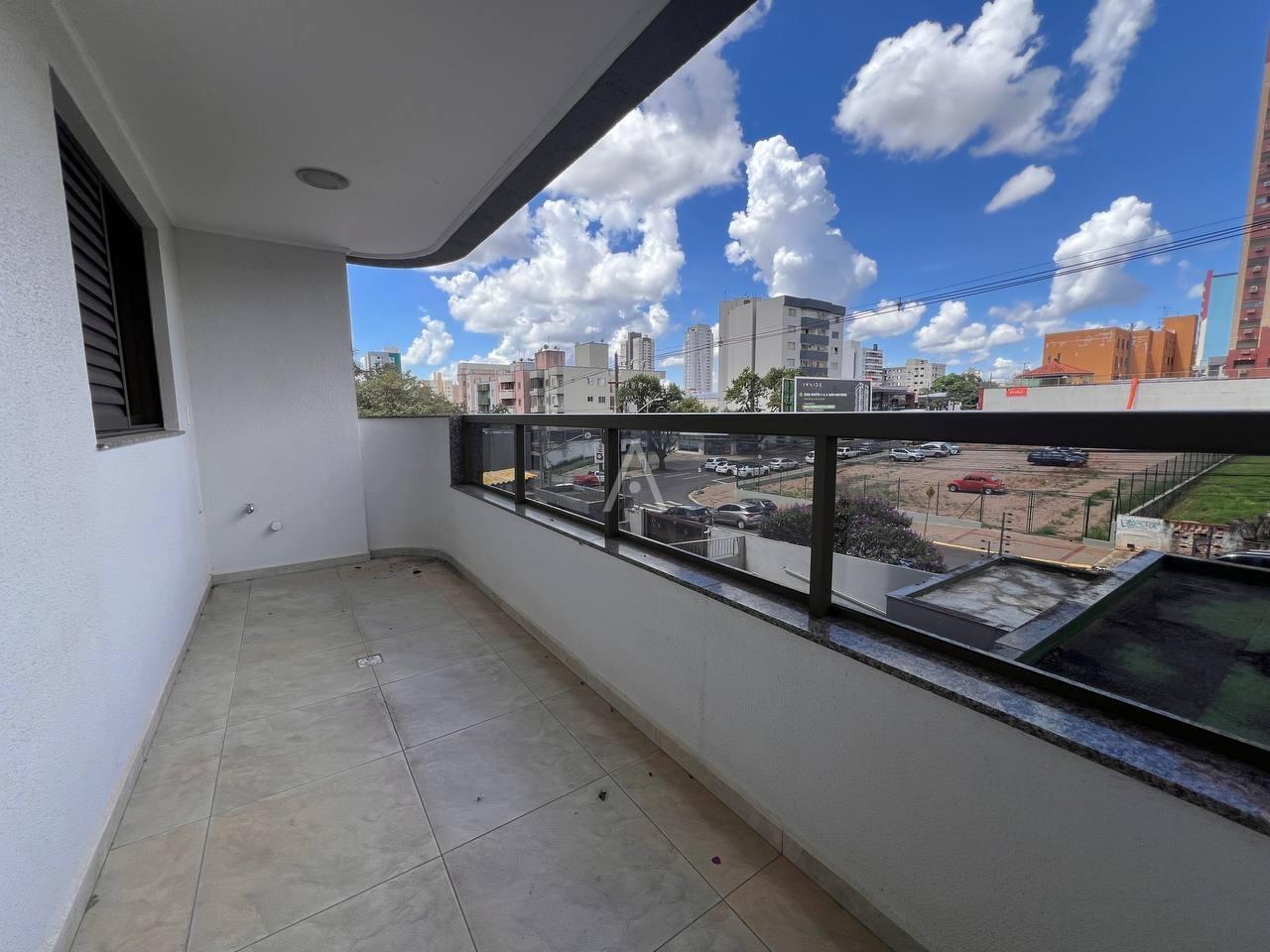 Sobrado para à venda no Bairro COUNTRY em CASCAVEL: 