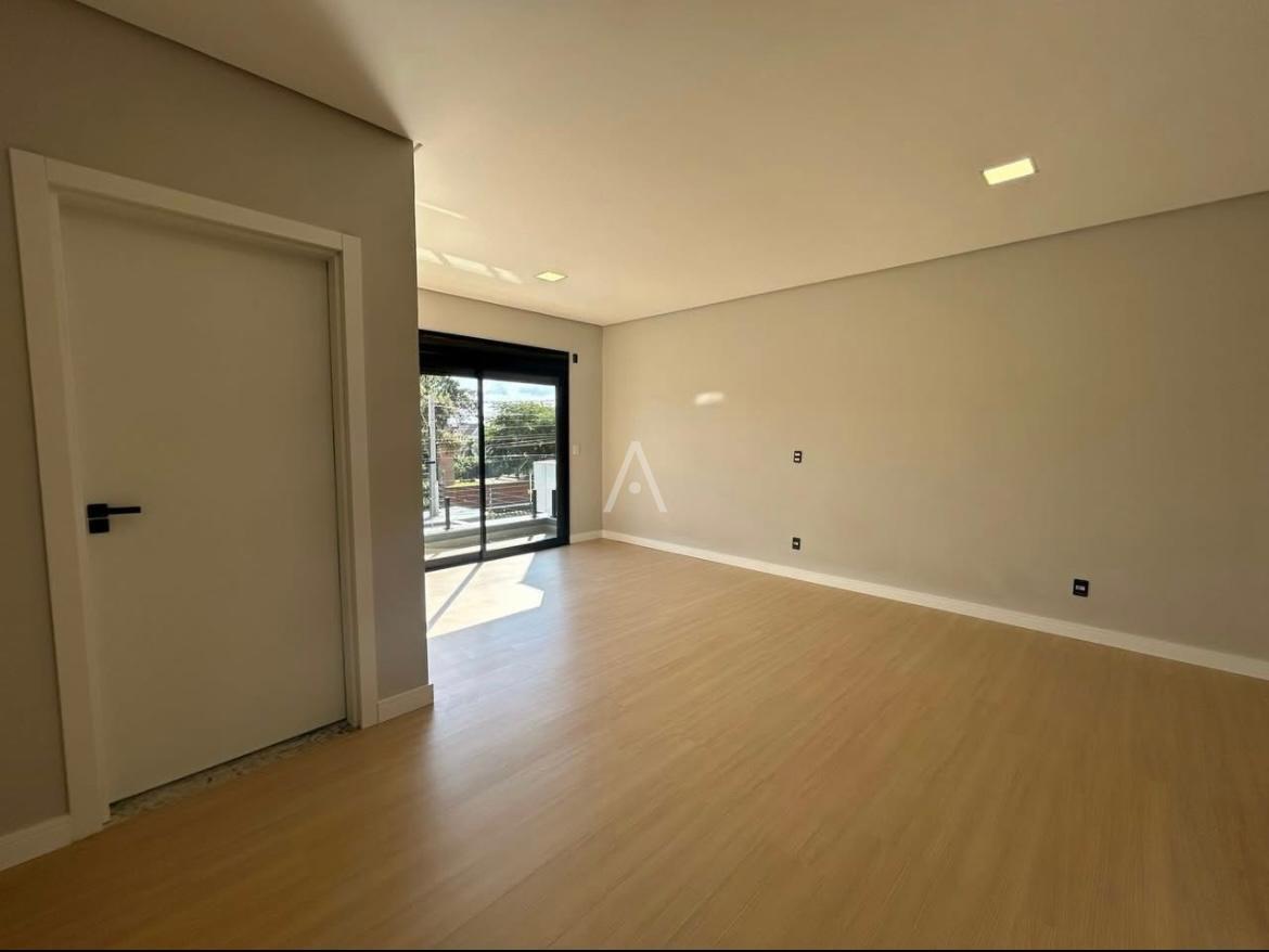 Sobrado para à venda no Bairro COUNTRY em CASCAVEL: 