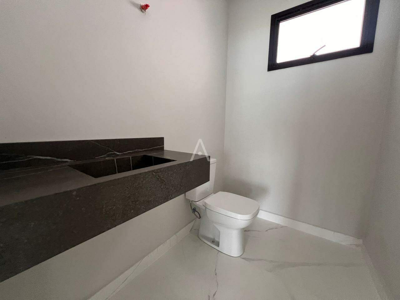 Sobrado para à venda no Bairro COUNTRY em CASCAVEL: 