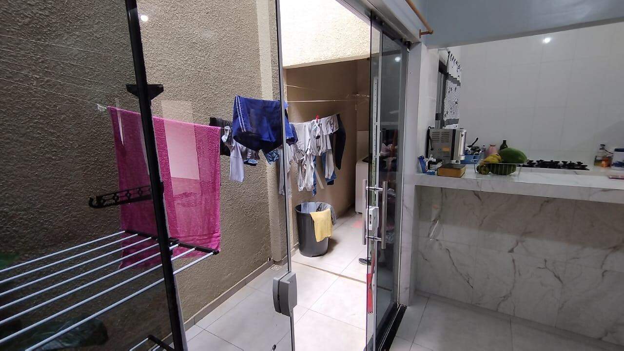 Sobrado para para aluguel no Bairro JARDIM COOPAGRO em TOLEDO: