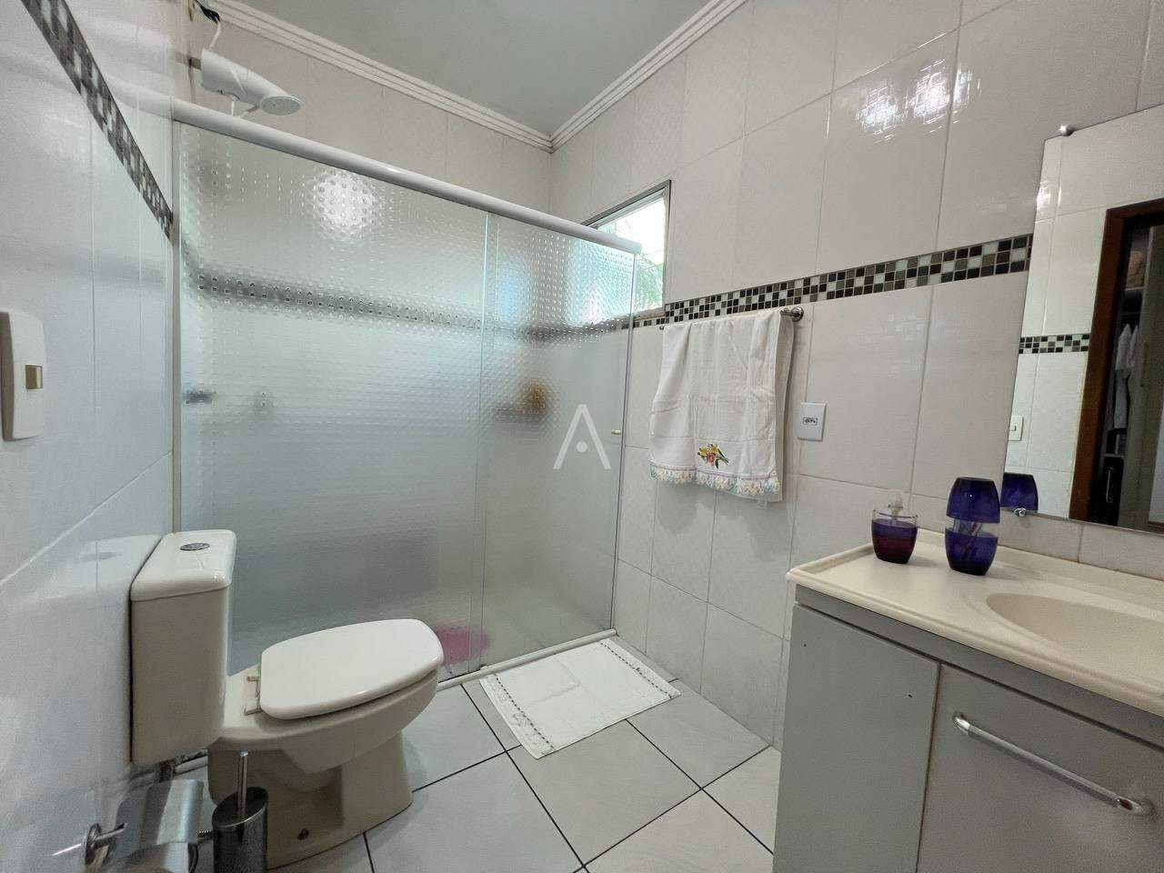 Casa Residencial para à venda no Bairro PACAEMBU em CASCAVEL: 