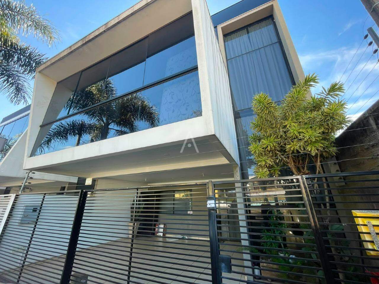 Sobrado para à venda no Bairro CANCELLI em CASCAVEL: 