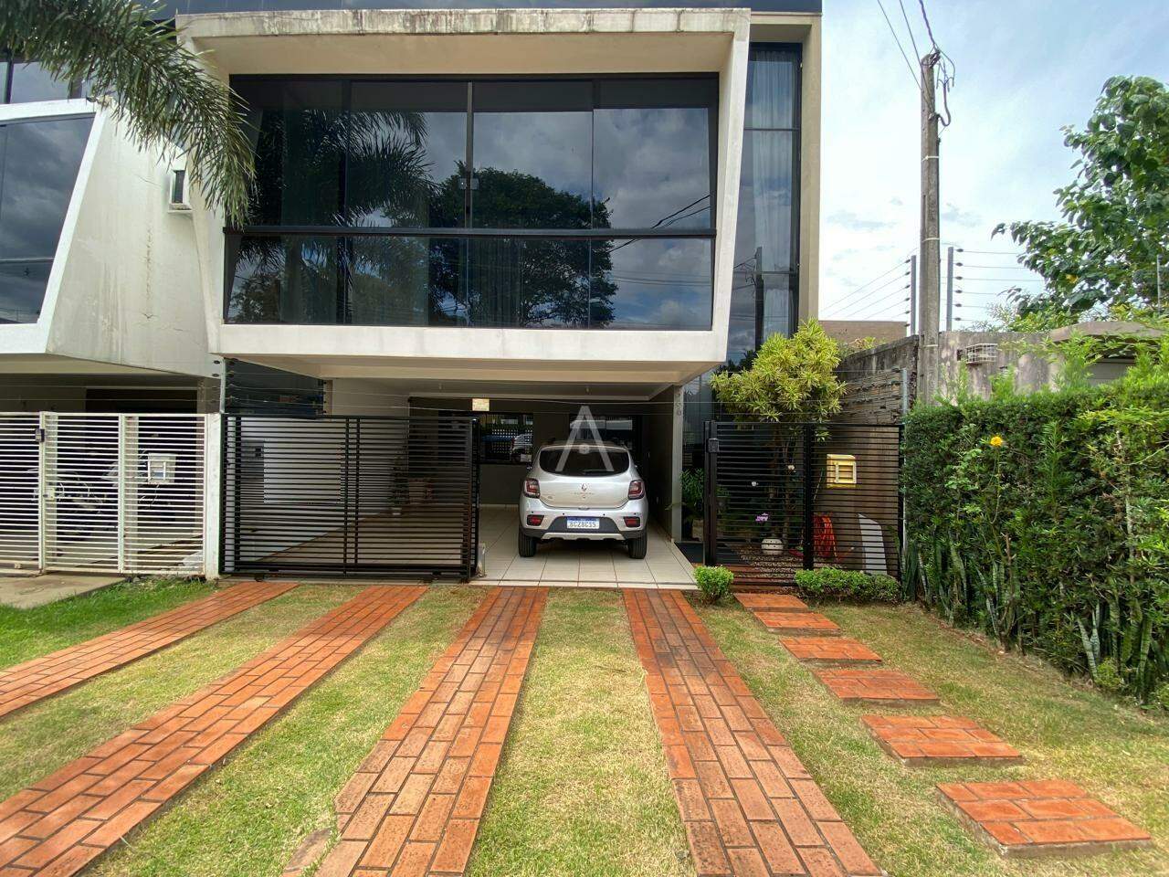 Sobrado para à venda no Bairro CANCELLI em CASCAVEL: 