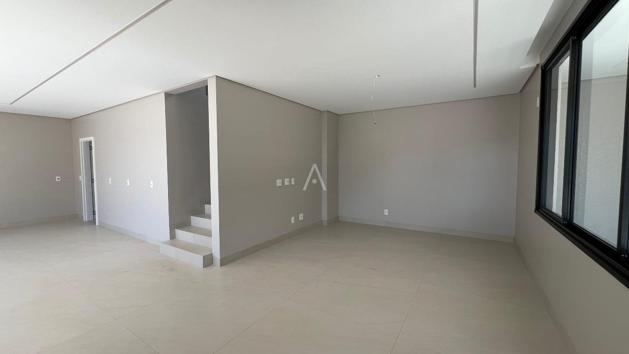 Sobrado para à venda no Bairro TROPICAL III em CASCAVEL: 