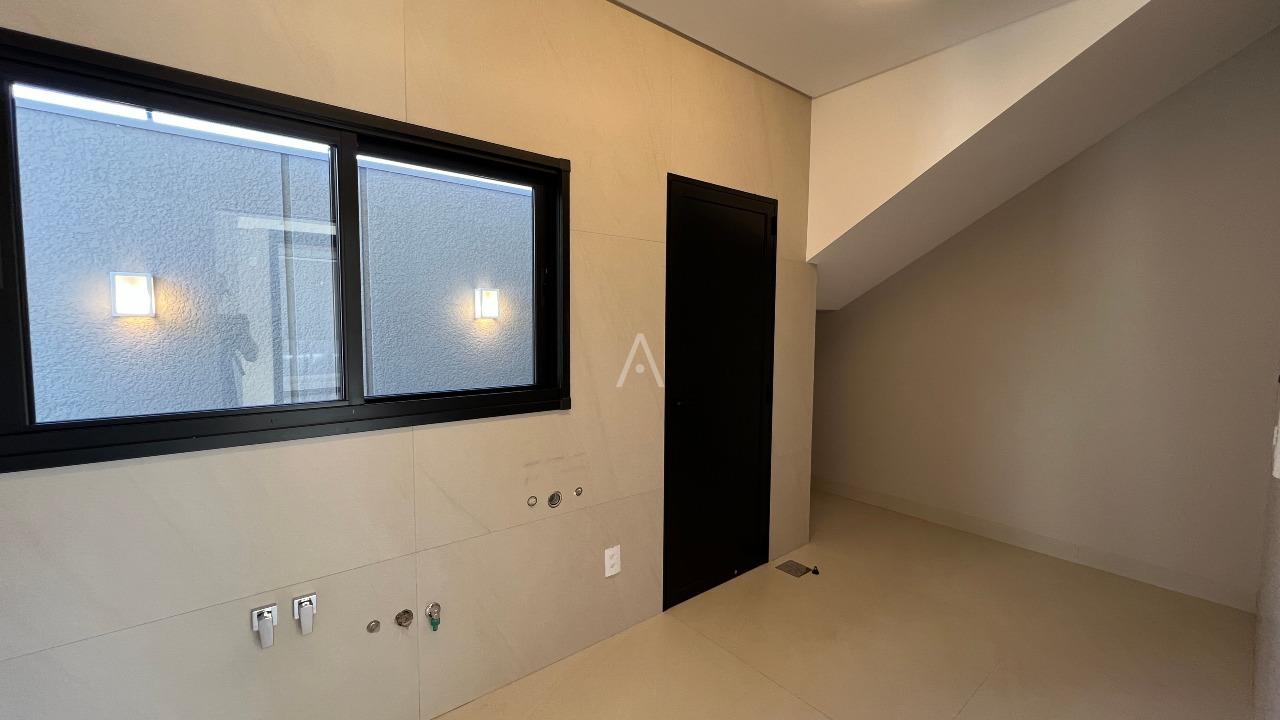 Sobrado para à venda no Bairro TROPICAL III em CASCAVEL: 