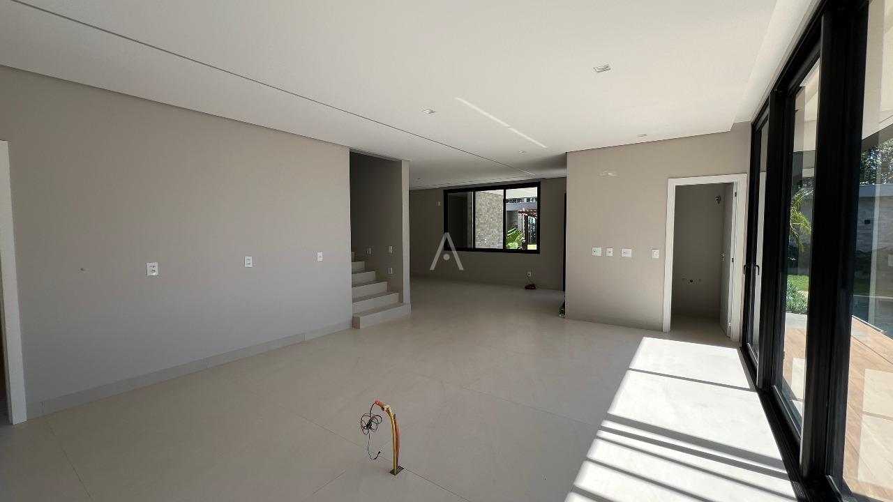 Sobrado para à venda no Bairro TROPICAL III em CASCAVEL: 