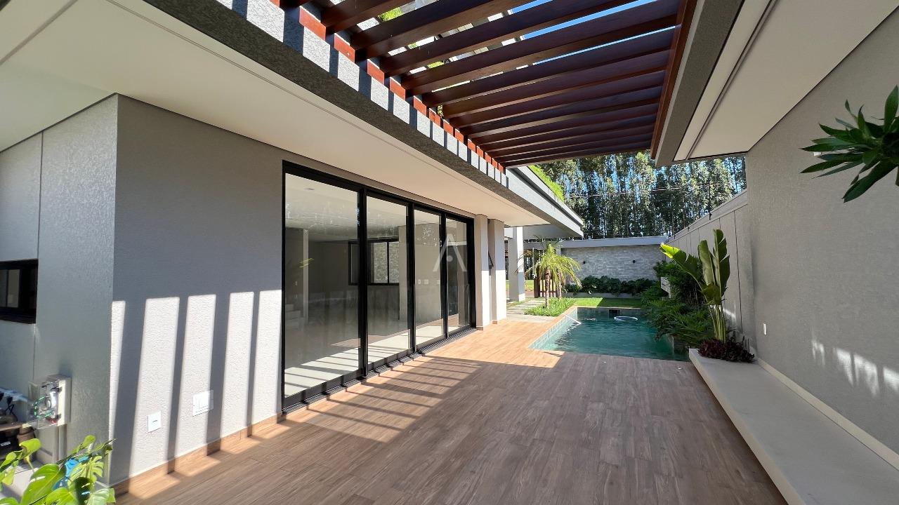 Sobrado para à venda no Bairro TROPICAL III em CASCAVEL: 