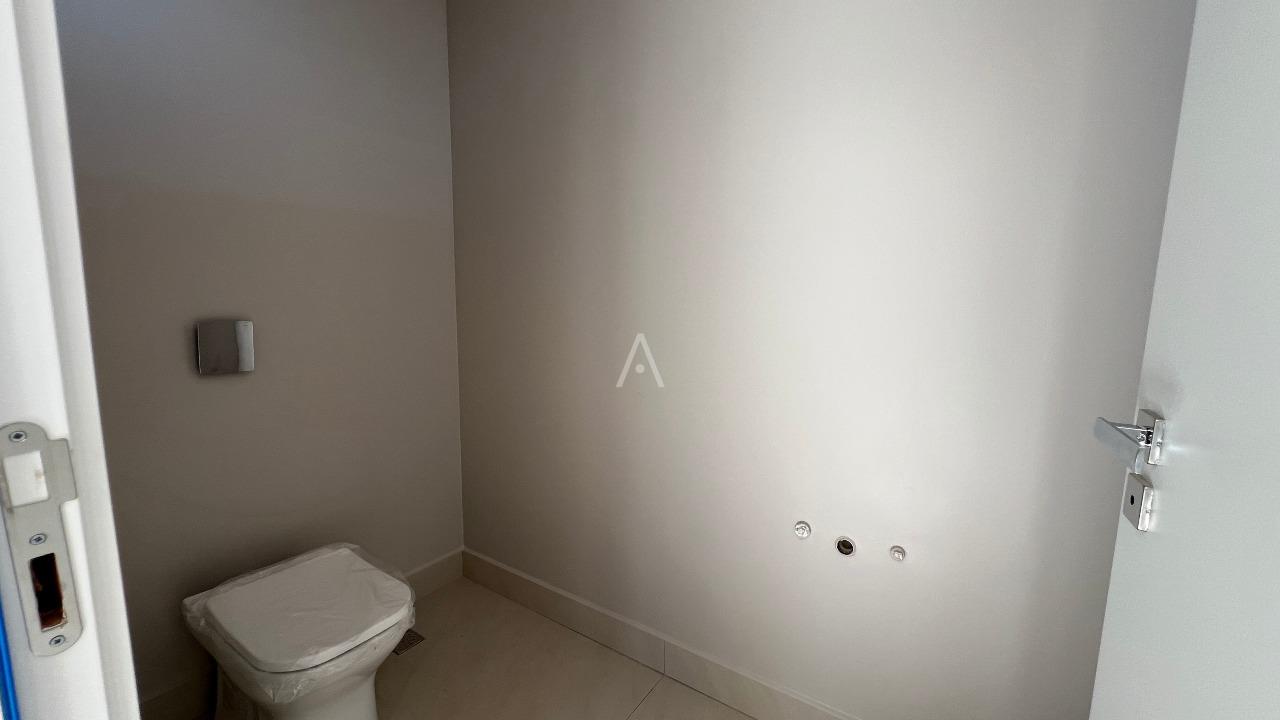 Sobrado para à venda no Bairro TROPICAL III em CASCAVEL: 