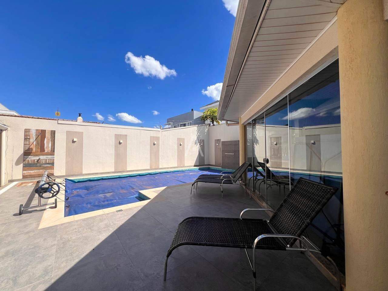 Sobrado para à venda no Bairro MARIA LUIZA em CASCAVEL: 