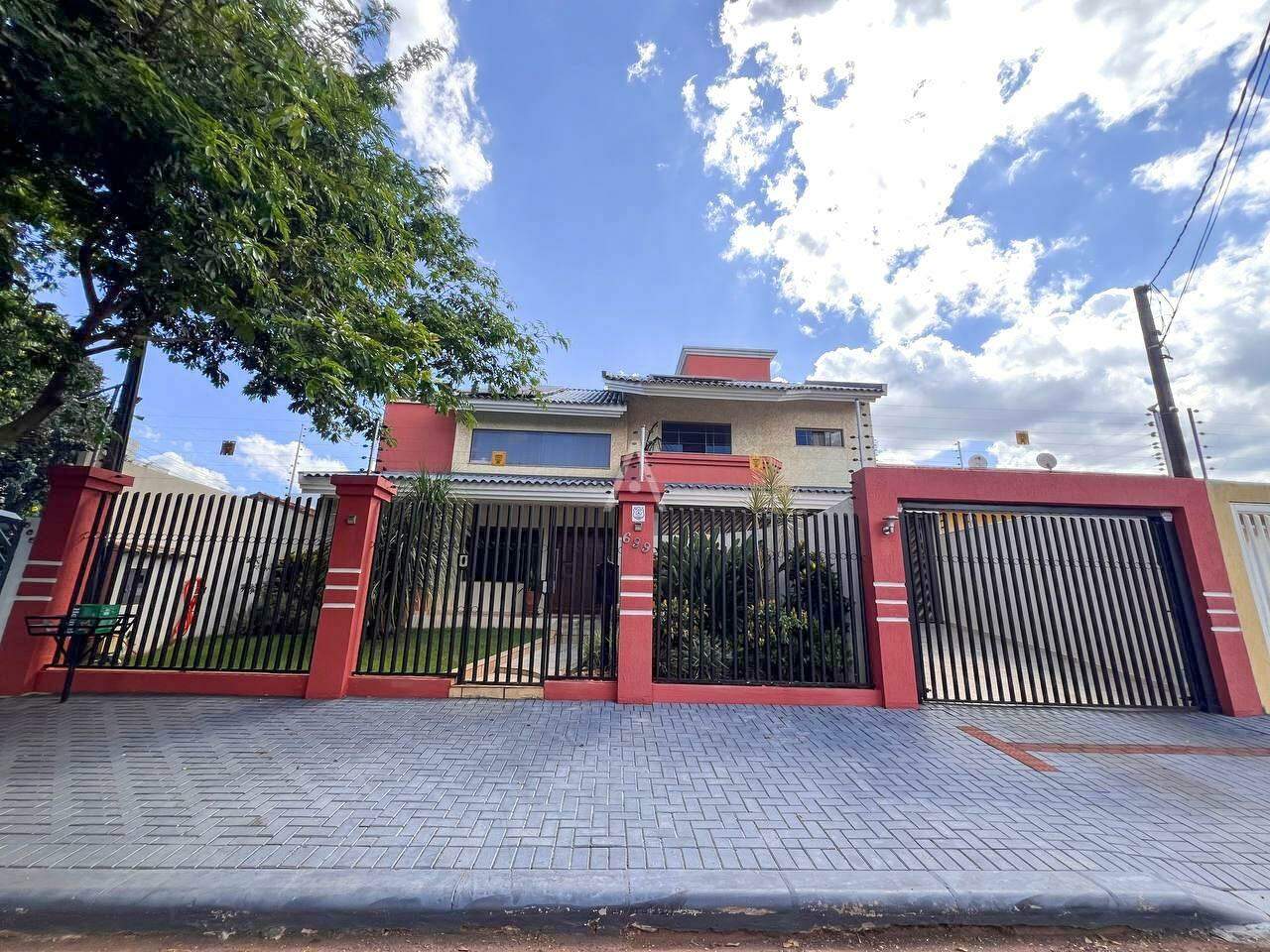 Sobrado para à venda no Bairro MARIA LUIZA em CASCAVEL: 