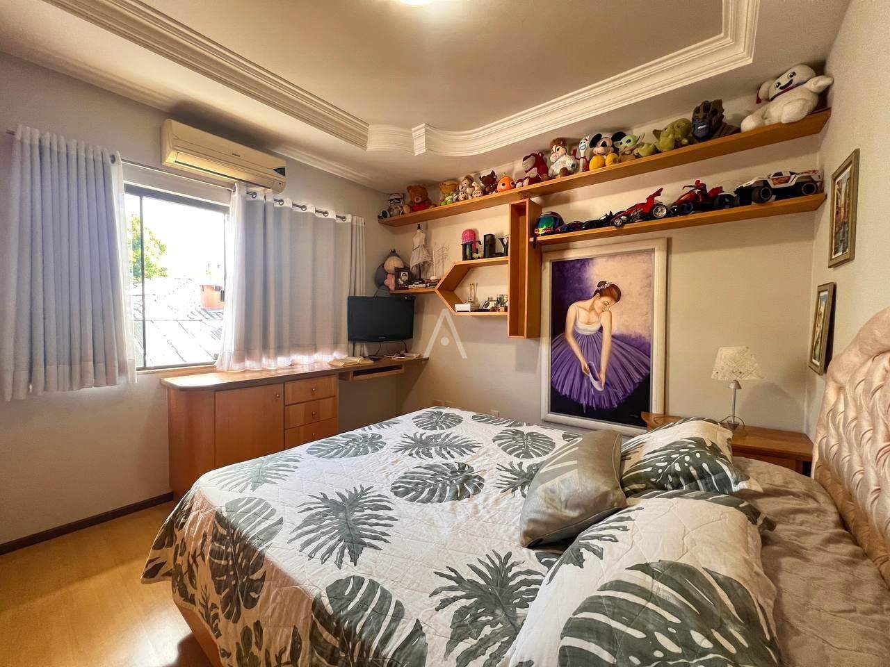 Sobrado para à venda no Bairro MARIA LUIZA em CASCAVEL: 