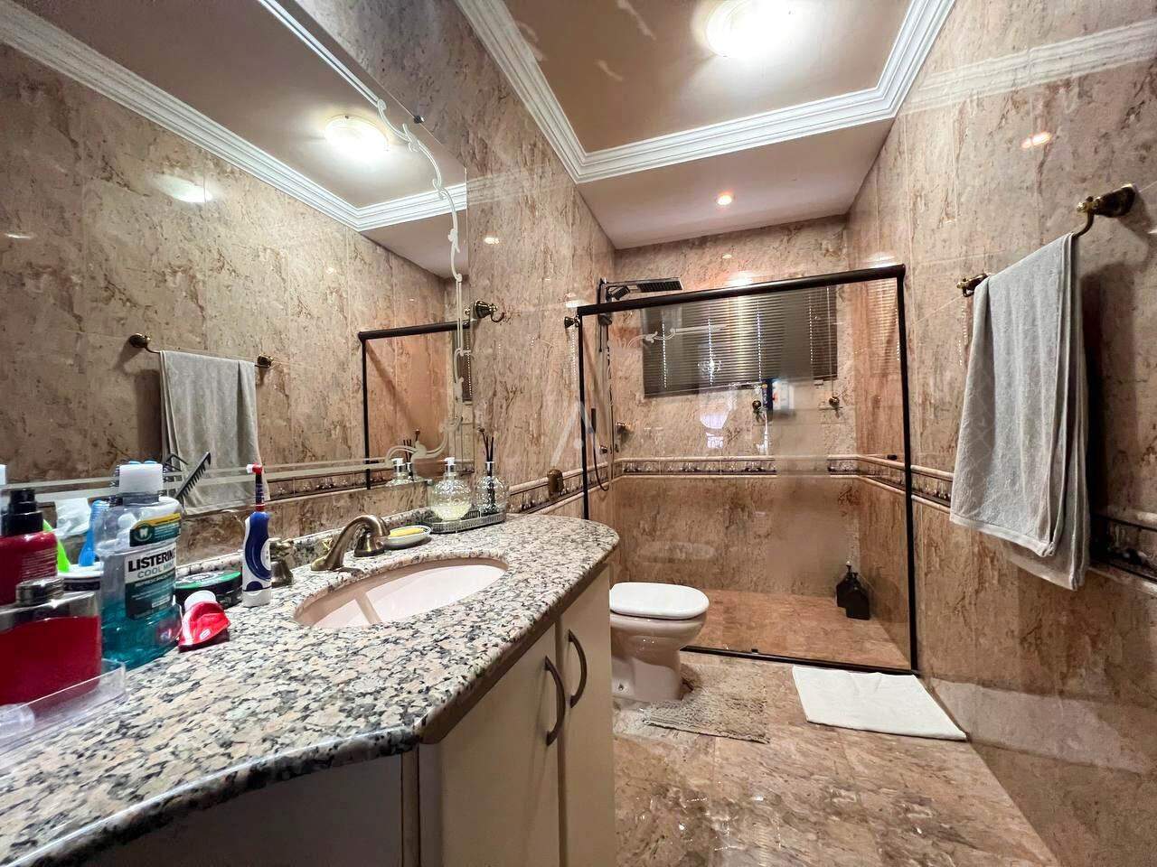 Sobrado para à venda no Bairro MARIA LUIZA em CASCAVEL: 