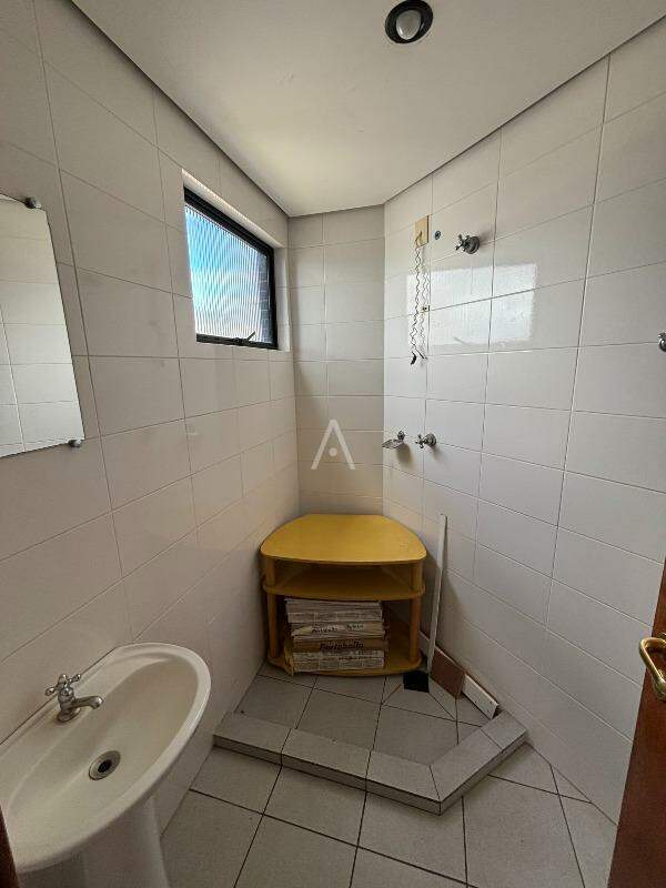 Apartamento para para aluguel no Bairro CENTRO em CASCAVEL: