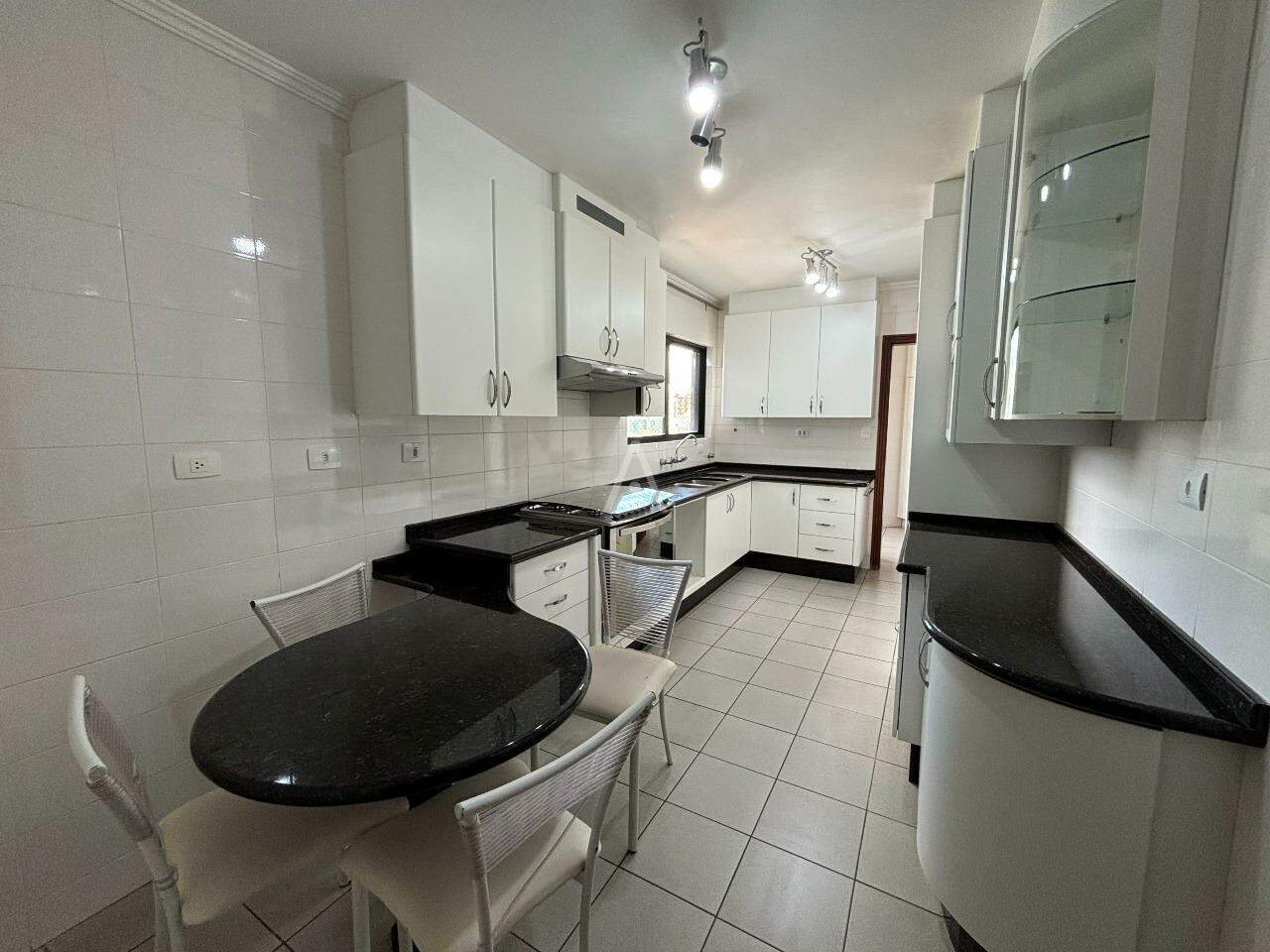 Apartamento para para aluguel no Bairro CENTRO em CASCAVEL: