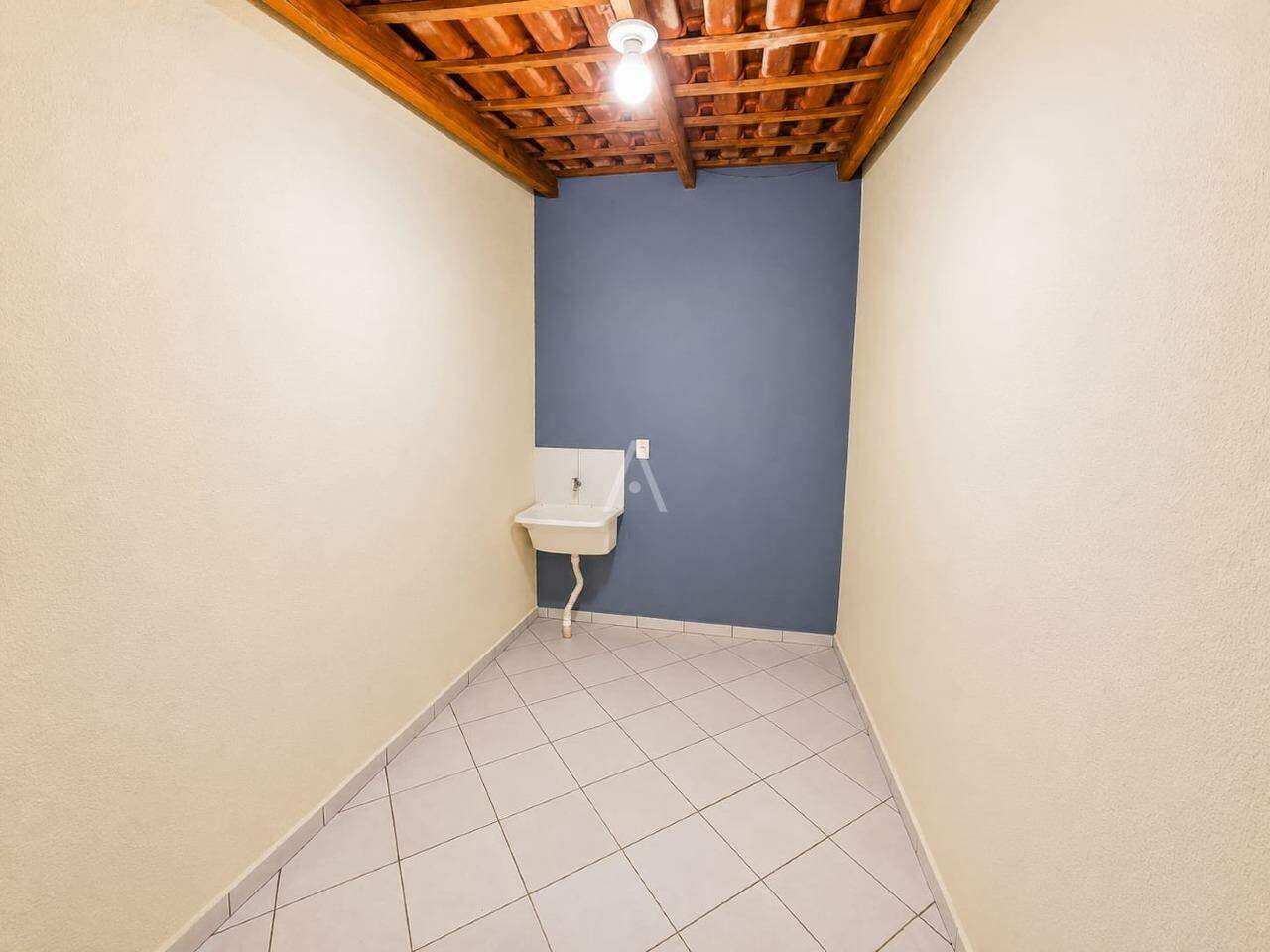 Casa Residencial para para aluguel no Bairro CANADA em CASCAVEL: 