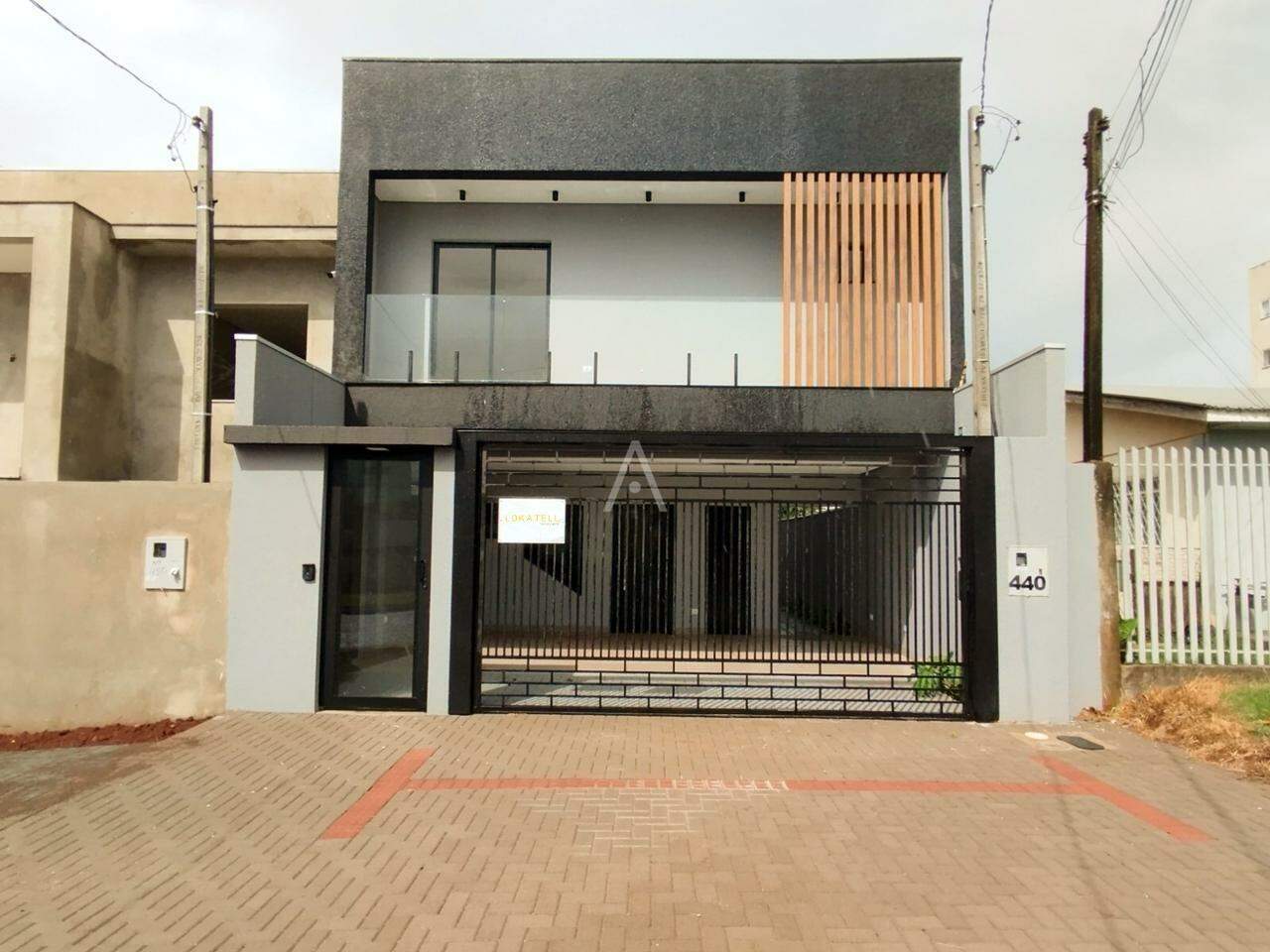 Sobrado para à venda no Bairro SAO CRISTOVAO em CASCAVEL: FACHADA