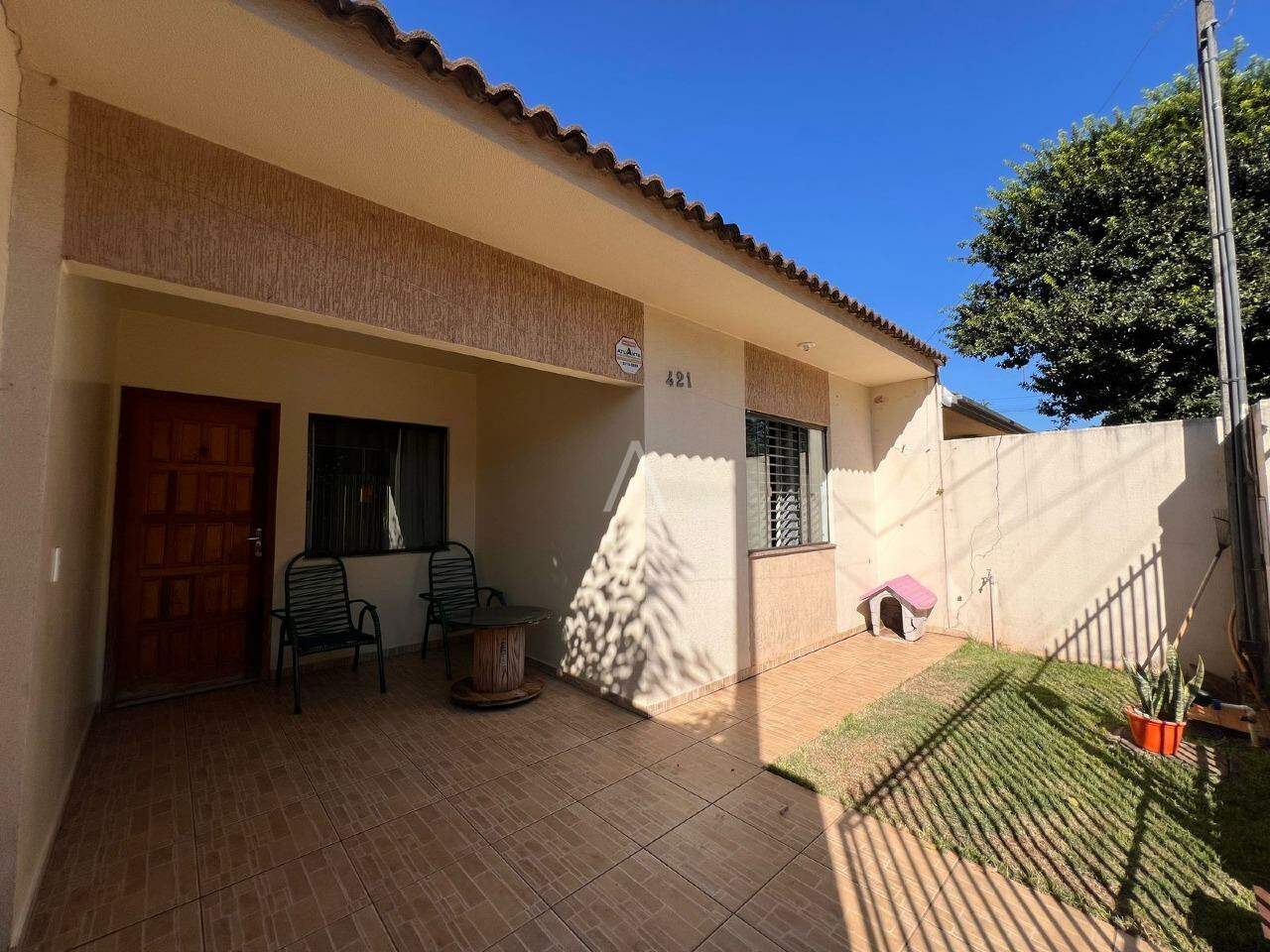 Casa Residencial para à venda no Bairro FLORESTA em CASCAVEL: 