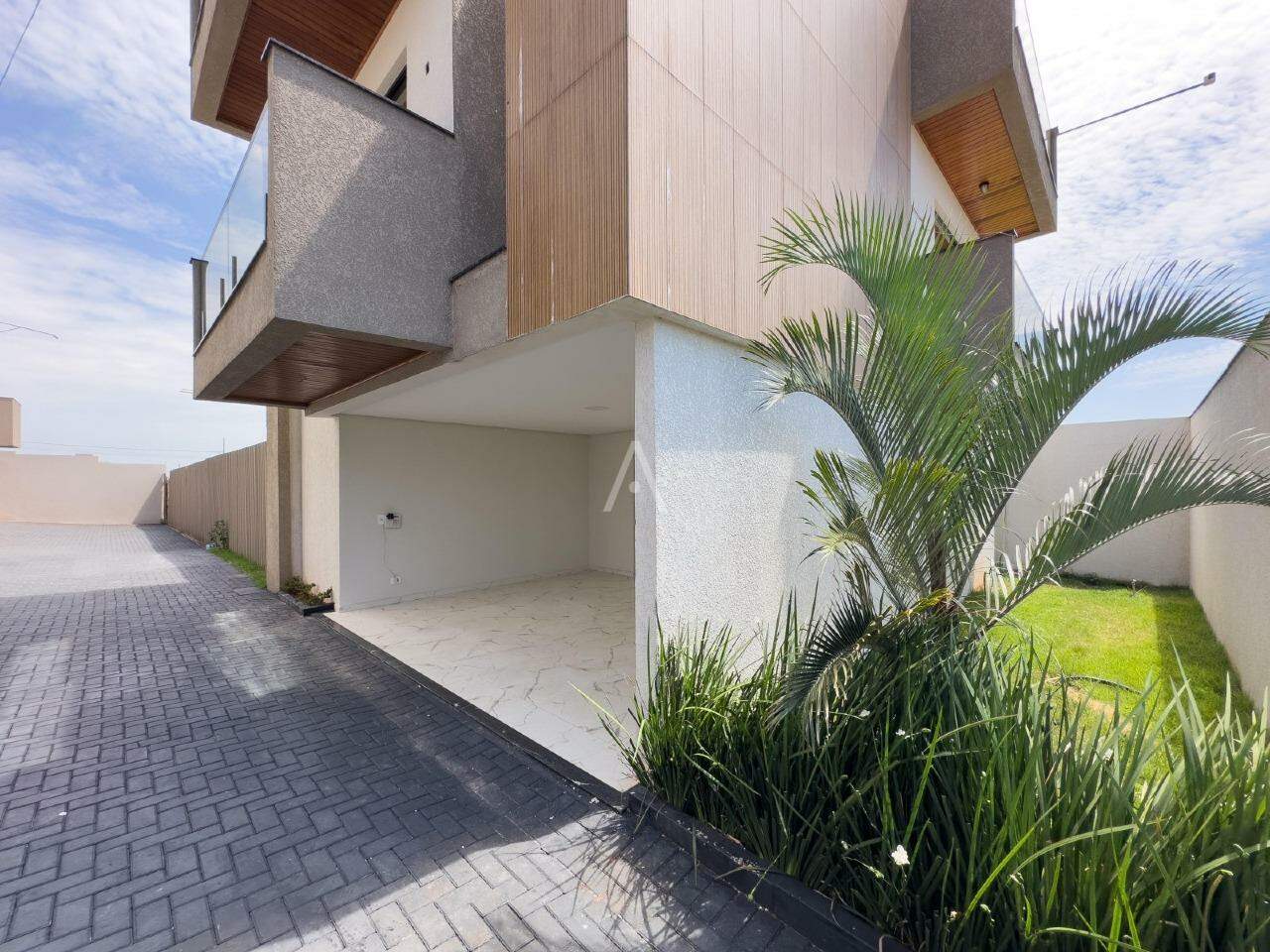 Sobrado para à venda no Bairro FAG em CASCAVEL: 