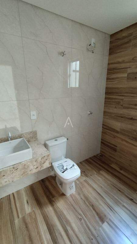 Casa Residencial para à venda no Bairro JARDIM COOPAGRO em TOLEDO: 