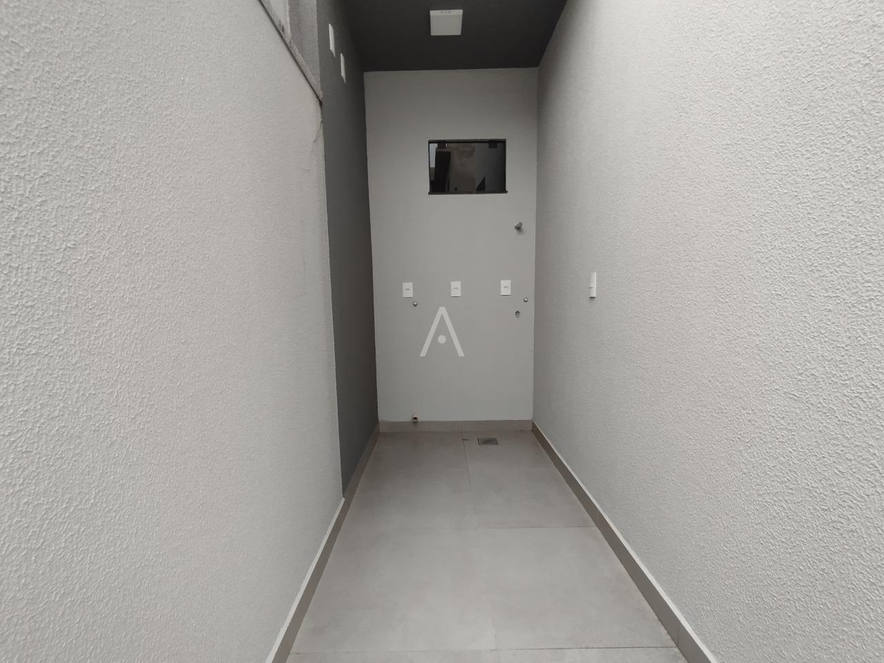 Sobrado para à venda no Bairro ESMERALDA em CASCAVEL: ÁREA DE SERVIÇO