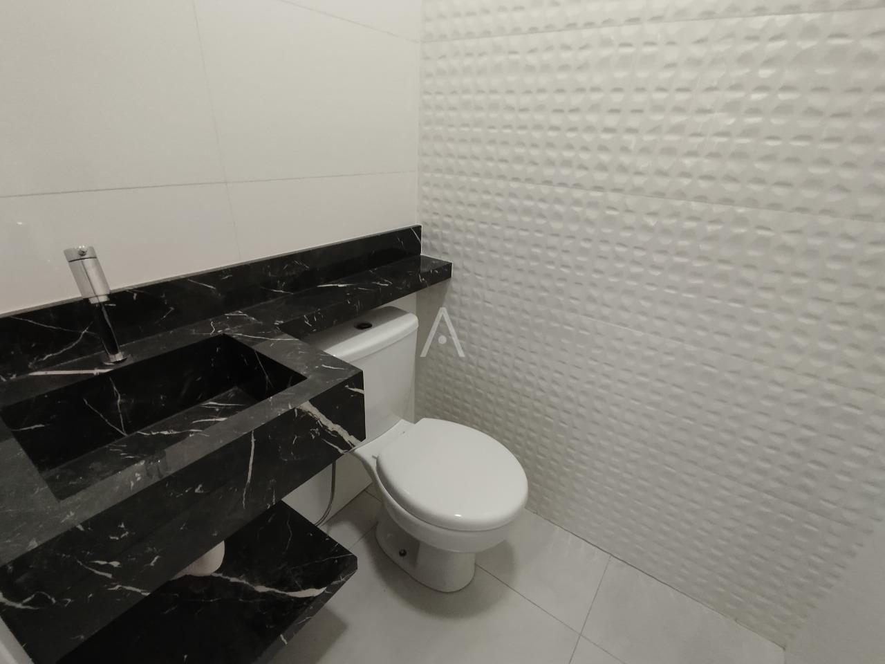 Sobrado para à venda no Bairro ESMERALDA em CASCAVEL: LAVABO