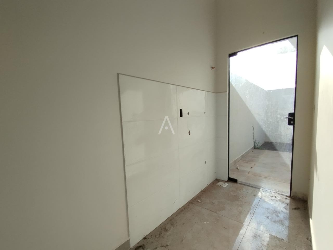 Casa Residencial para à venda no Bairro ESMERALDA em CASCAVEL: 