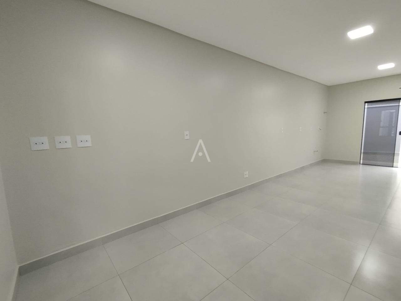 Sobrado para à venda no Bairro ESMERALDA em CASCAVEL: SALA DE ESTAR