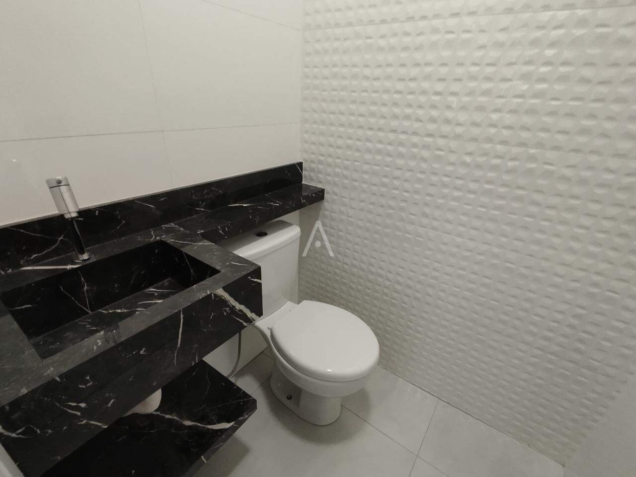 Sobrado para à venda no Bairro ESMERALDA em CASCAVEL: LAVABO