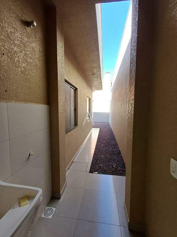 Casa Residencial para para aluguel no Bairro FLORAIS DO PARANA em CASCAVEL: 