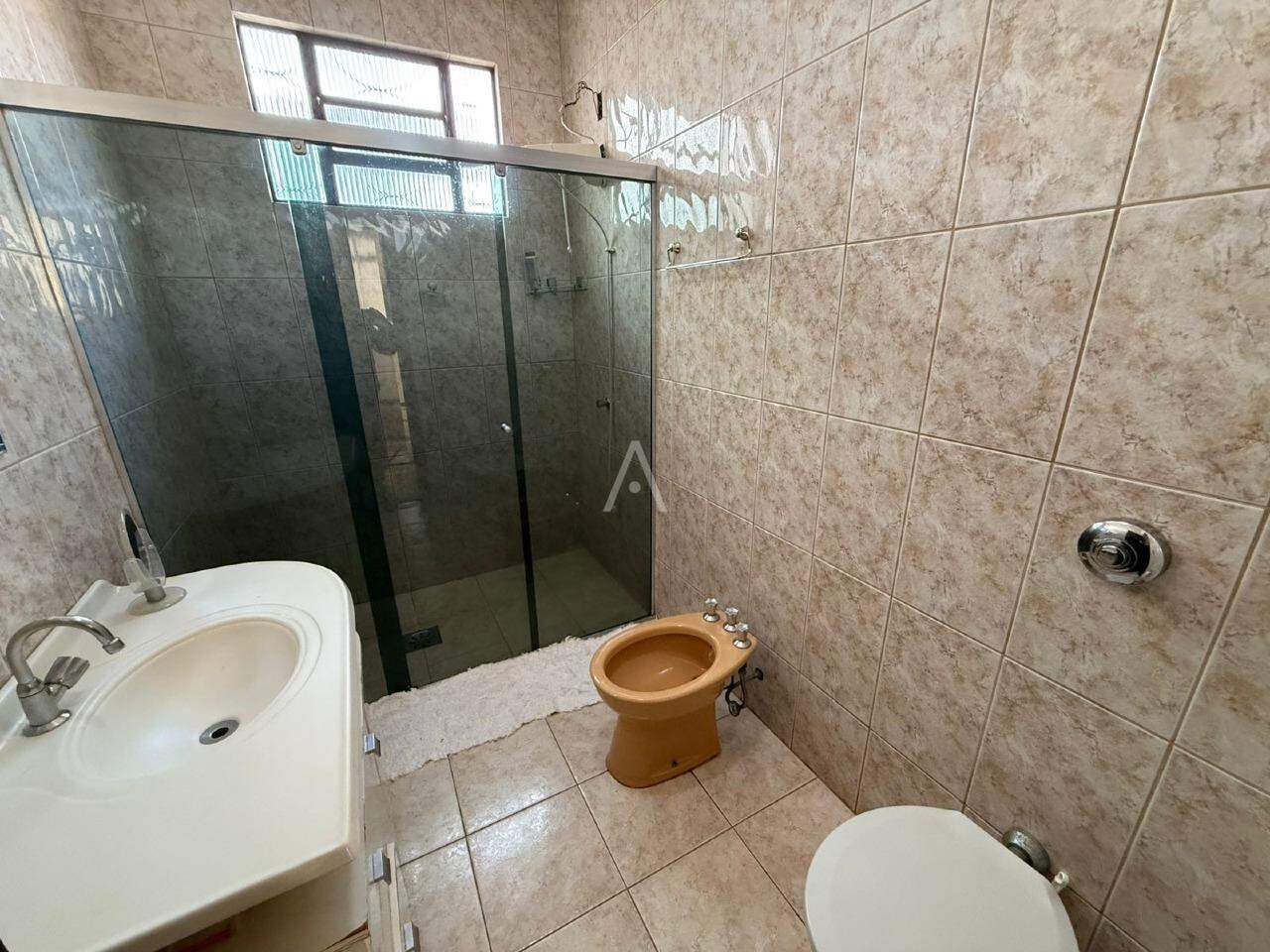 Casa Residencial para à venda no Bairro MARIA LUIZA em CASCAVEL: 