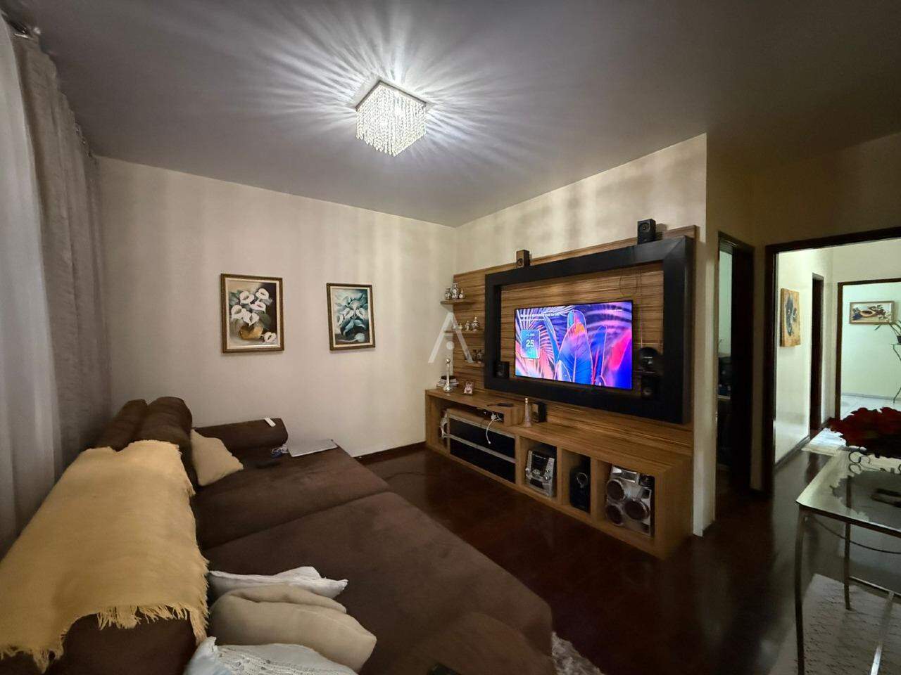 Casa Residencial para à venda no Bairro MARIA LUIZA em CASCAVEL: 