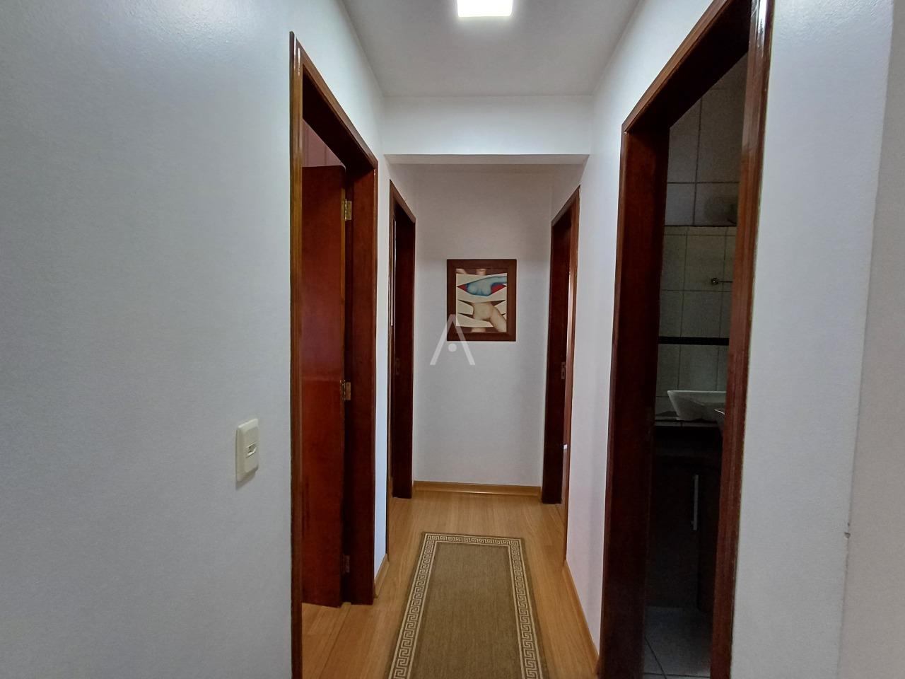 Apartamento para à venda no Bairro CENTRO em CASCAVEL: CORREDOR ENTRE OS QUARTOS