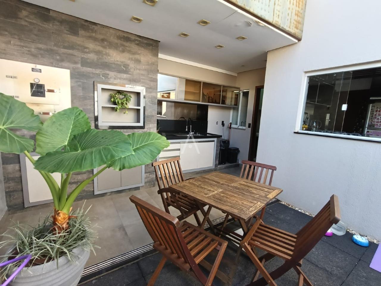 Sobrado para à venda no Bairro COUNTRY em CASCAVEL: 